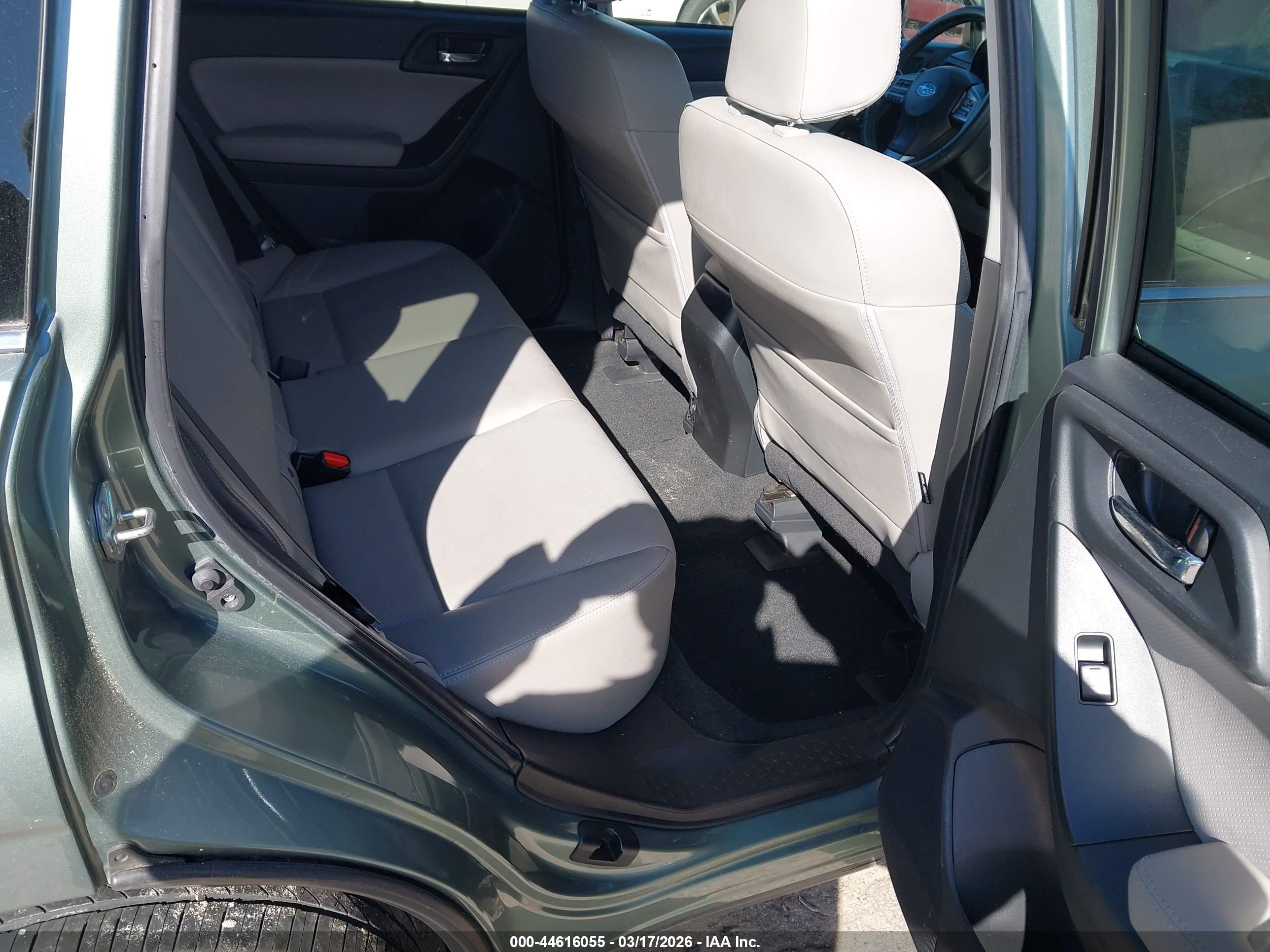 SUBARU FORESTER image 8