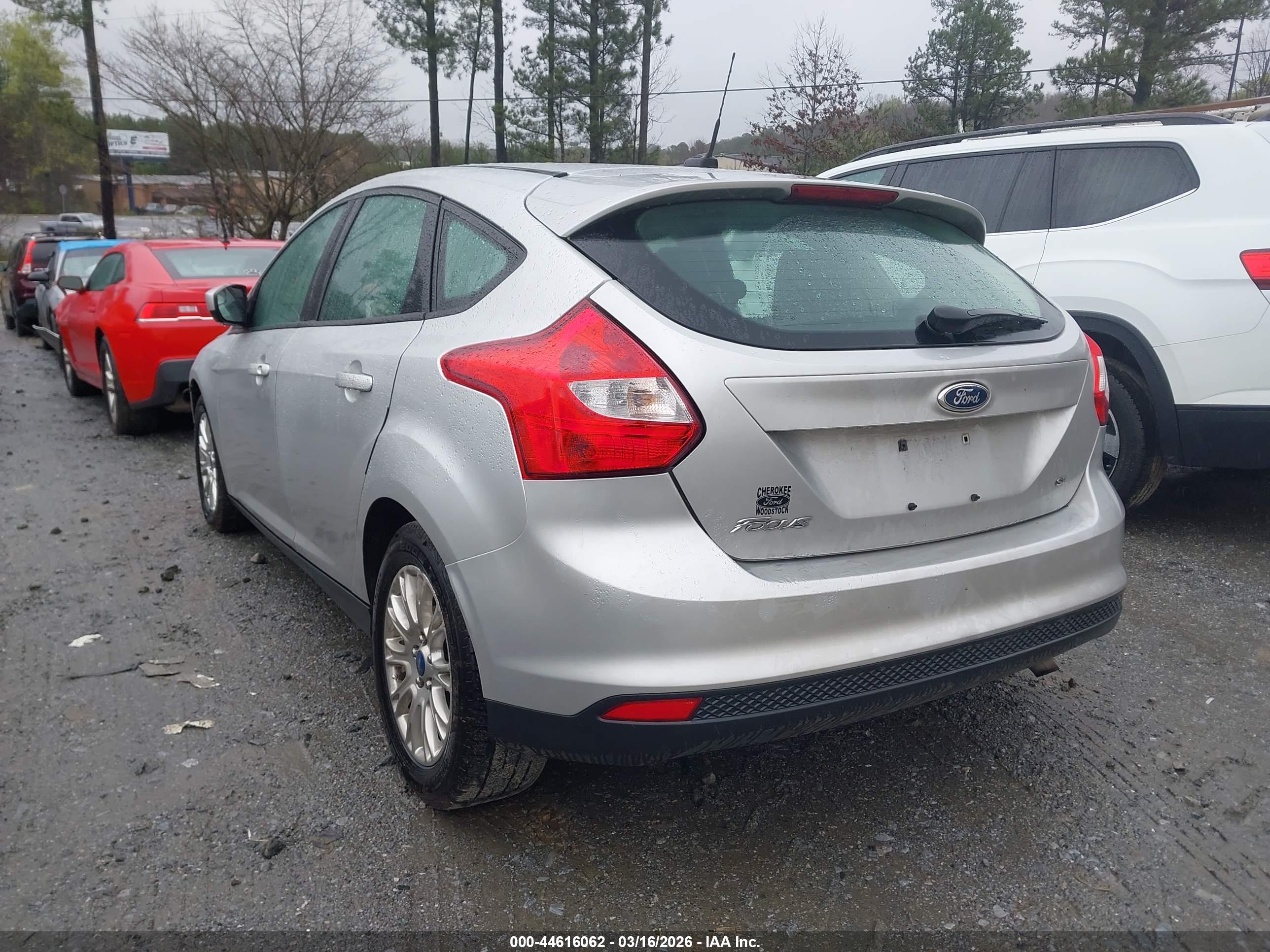 FORD FOCUS image 3