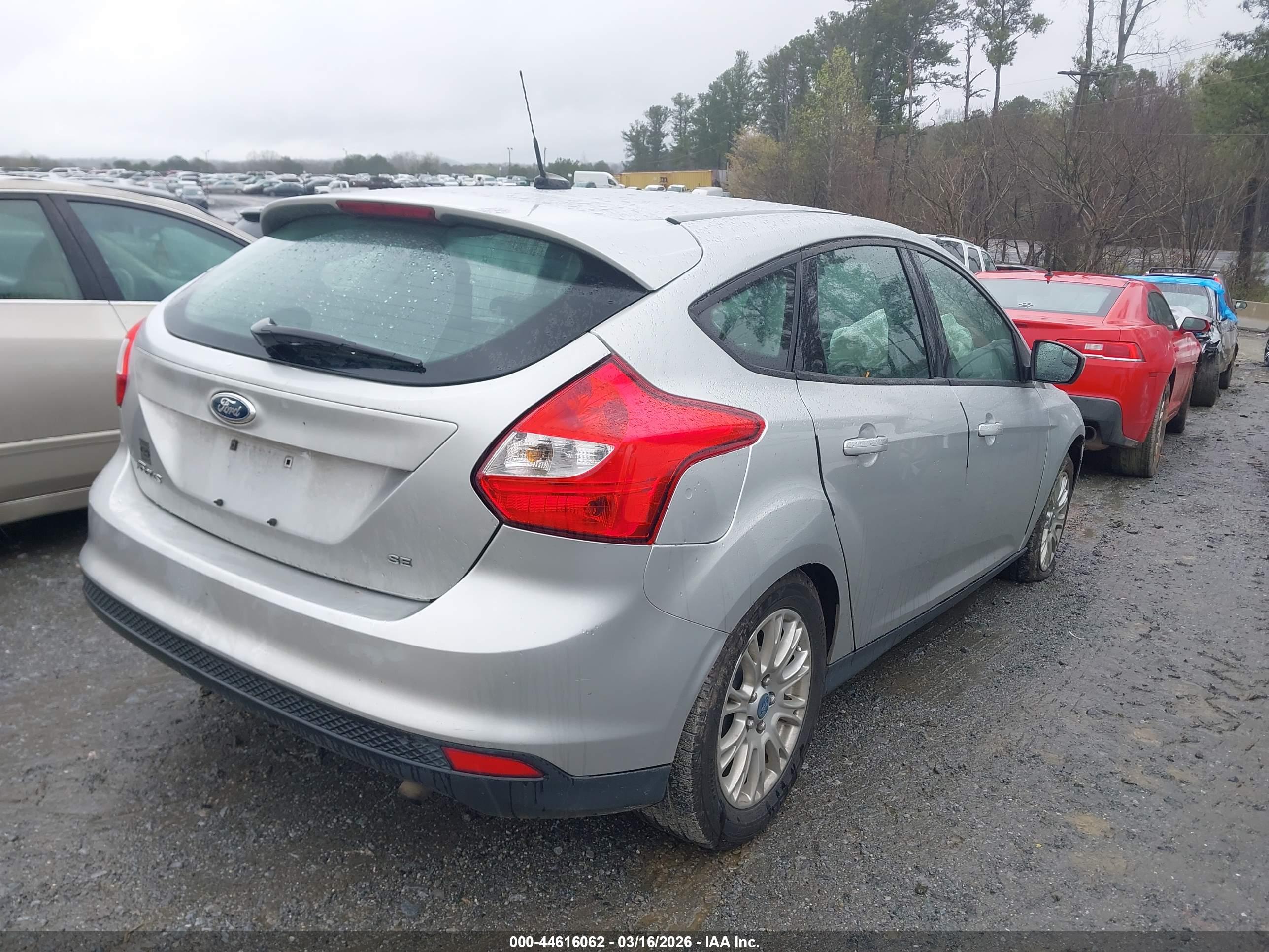 FORD FOCUS image 4