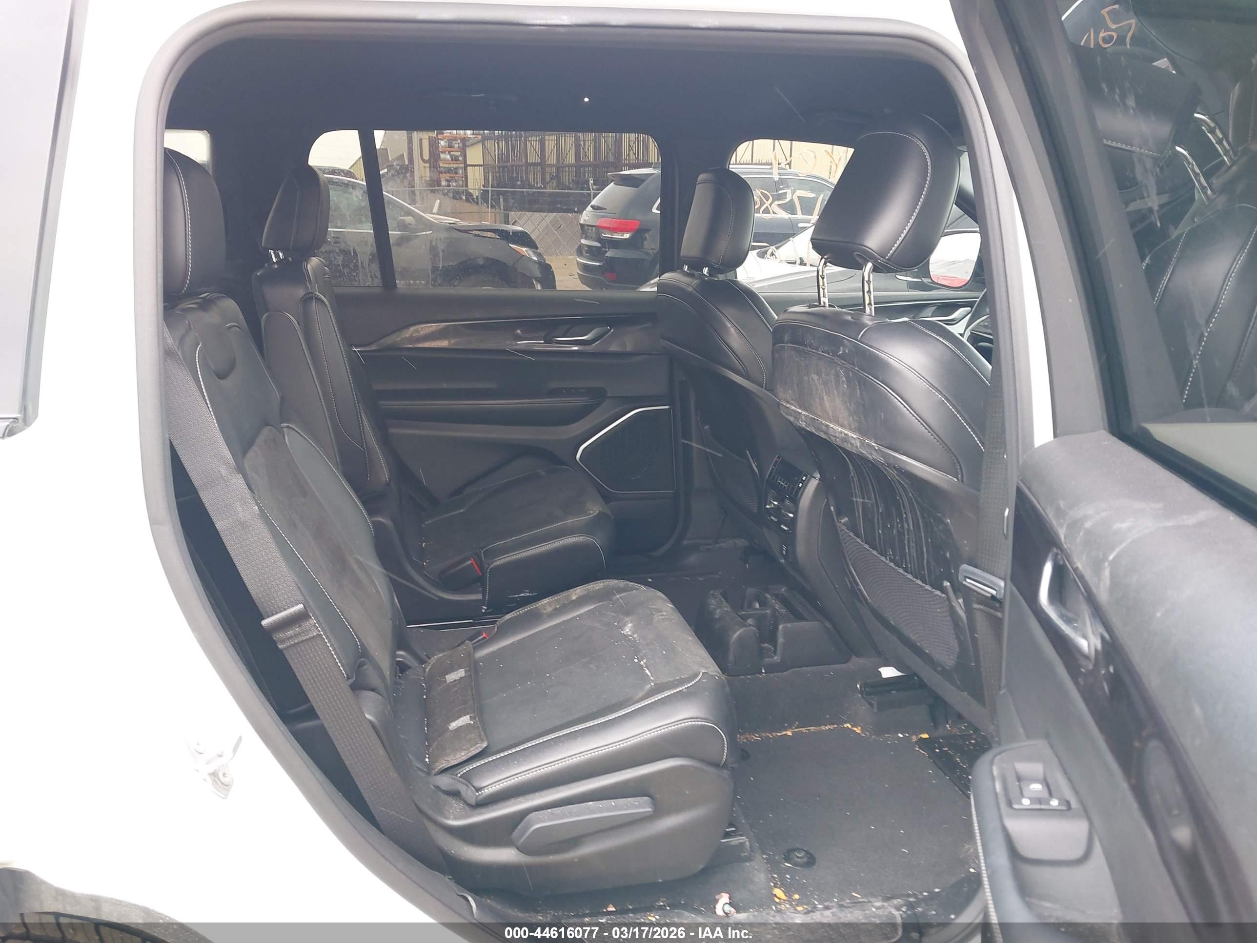JEEP GRAND image 8