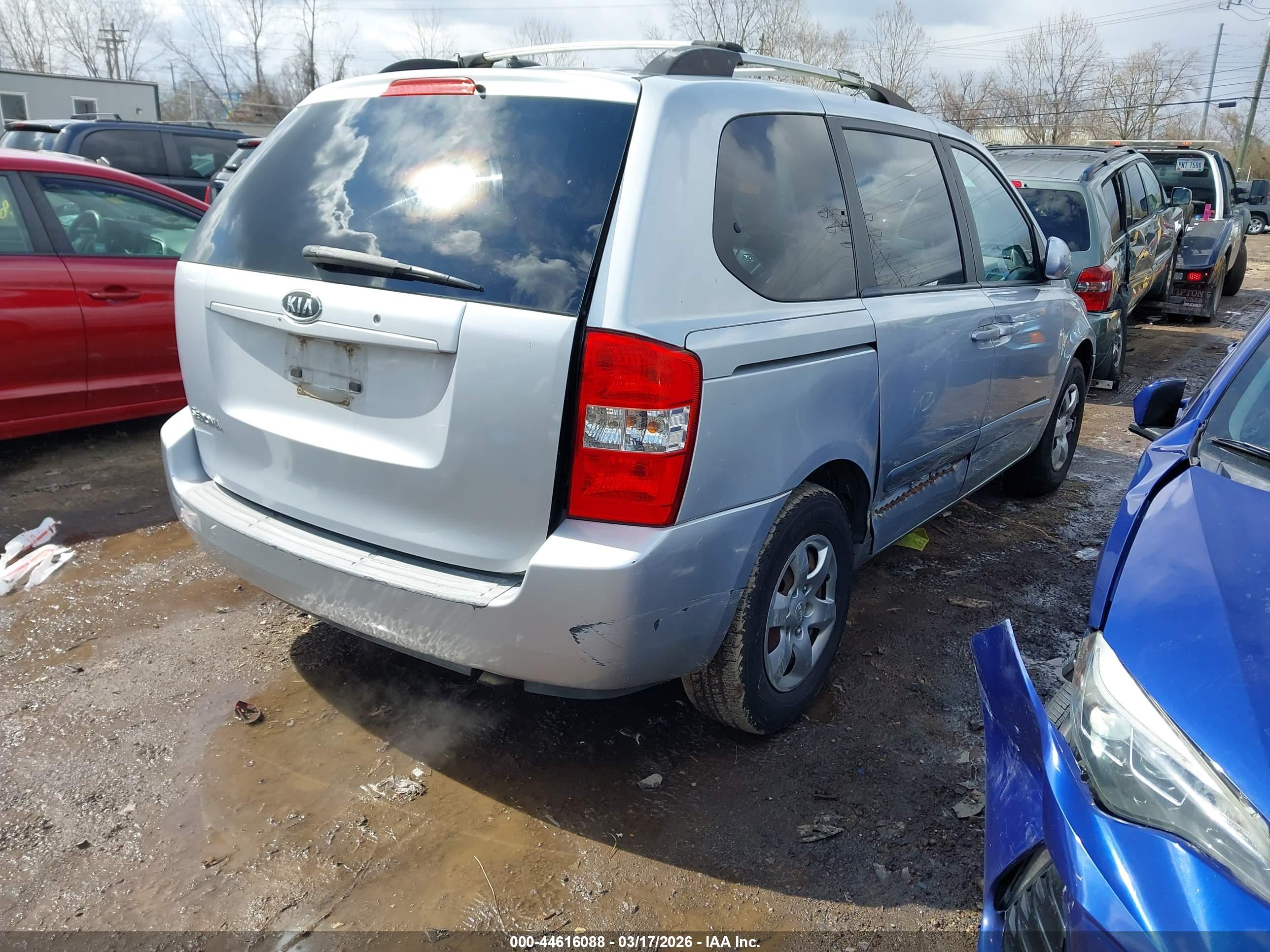 KIA SEDONA image 4