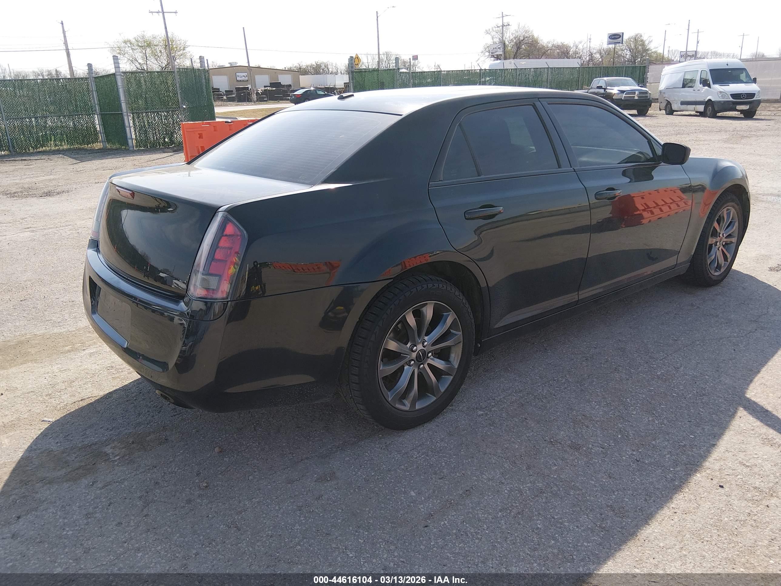 CHRYSLER 300 image 4