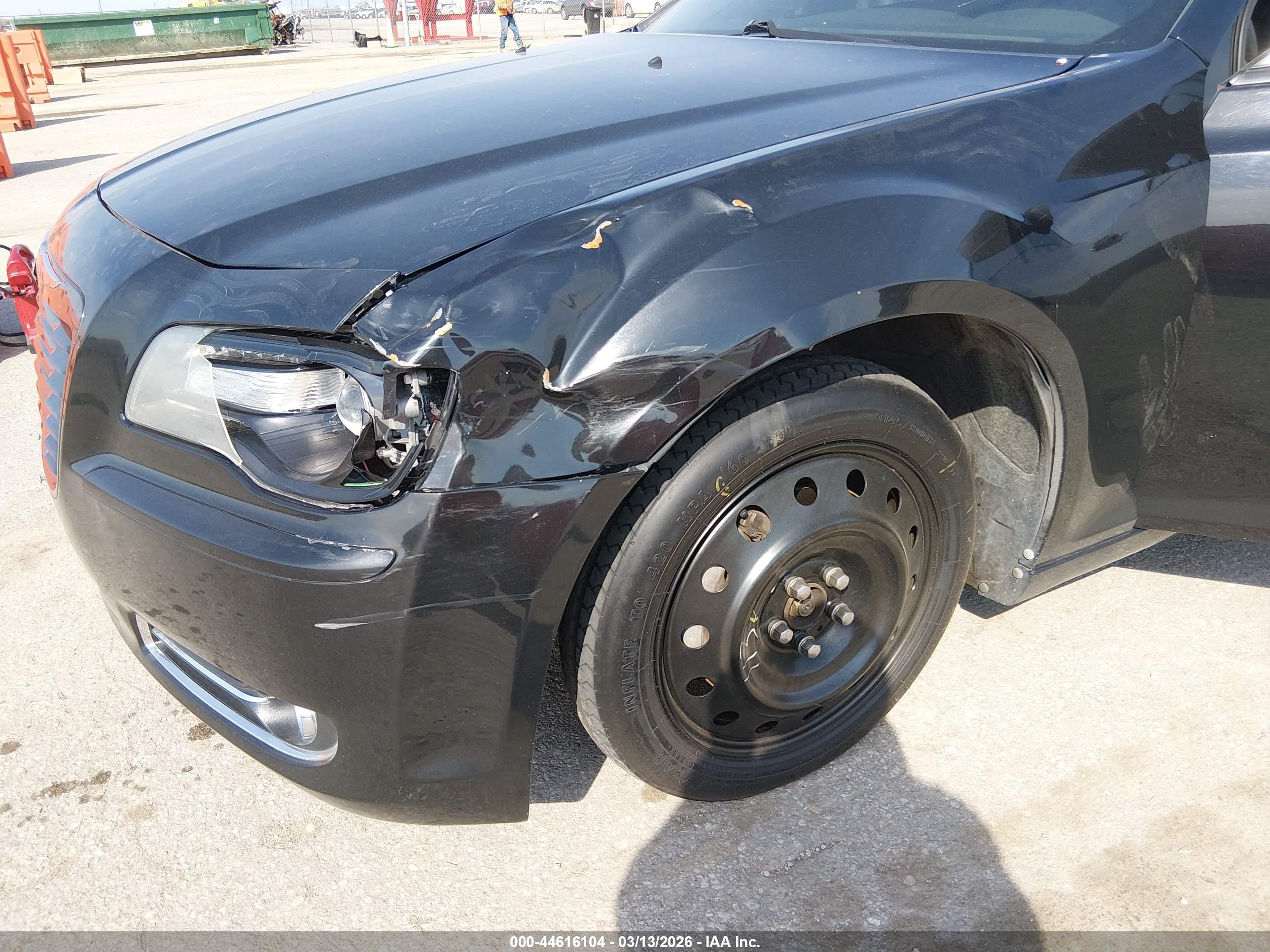 CHRYSLER 300 image 6