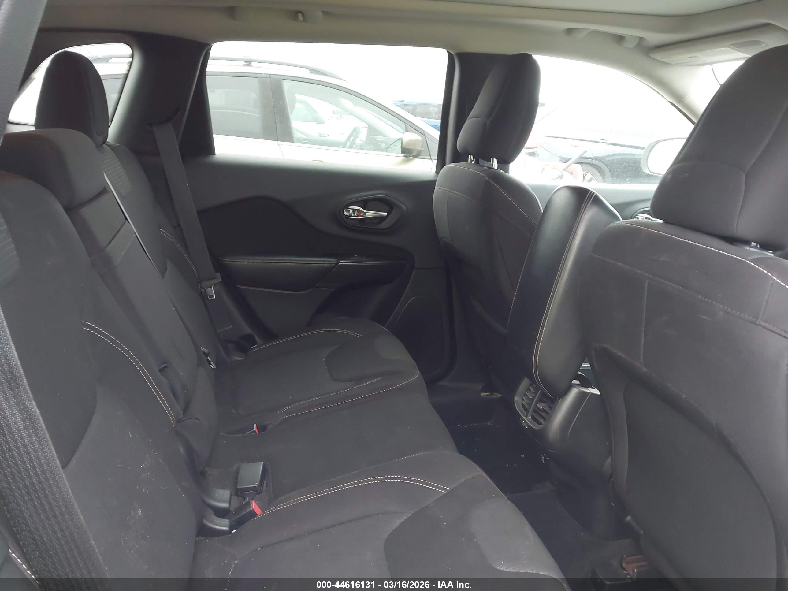 JEEP CHEROKEE image 8