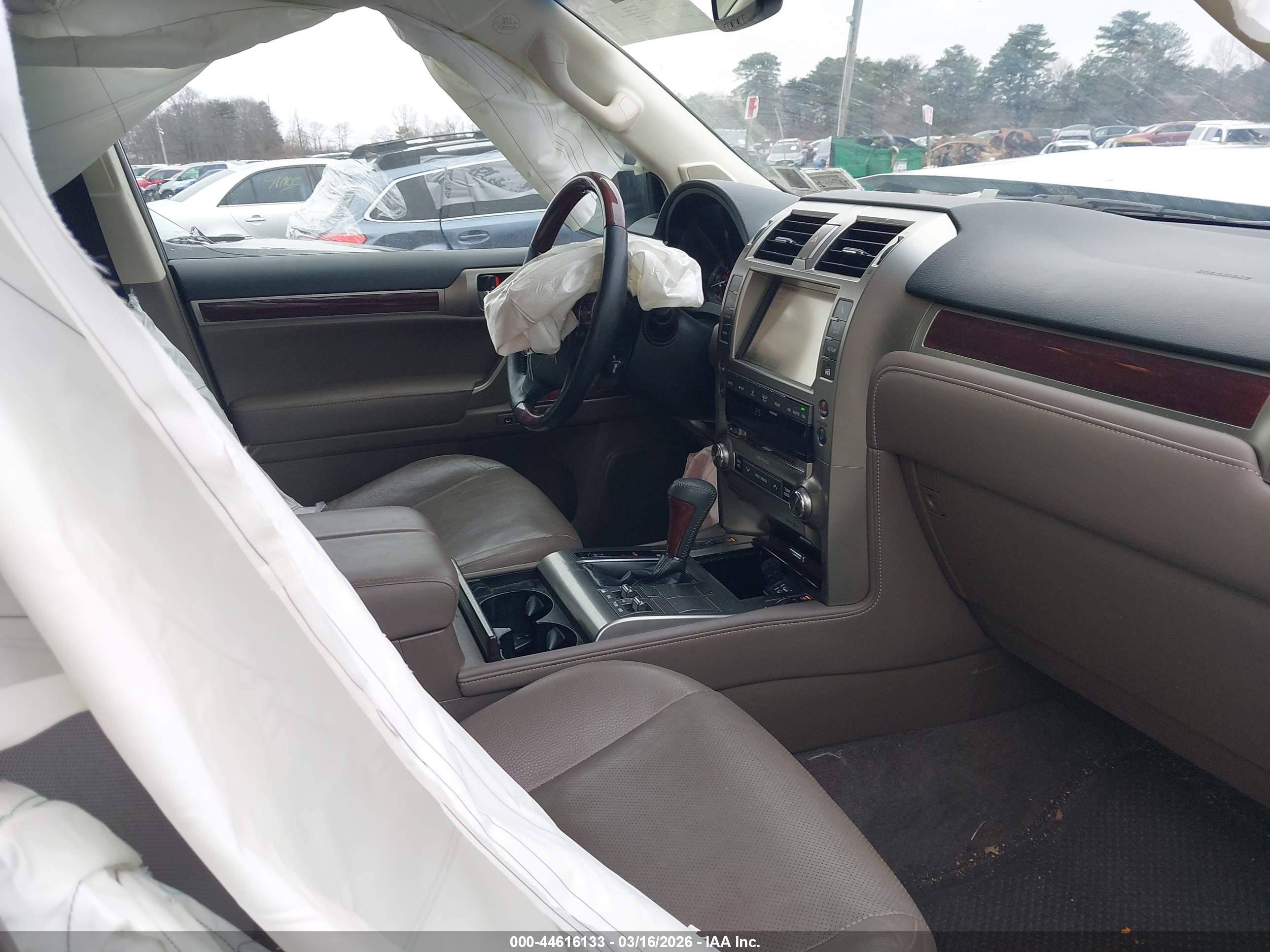 LEXUS GX image 5