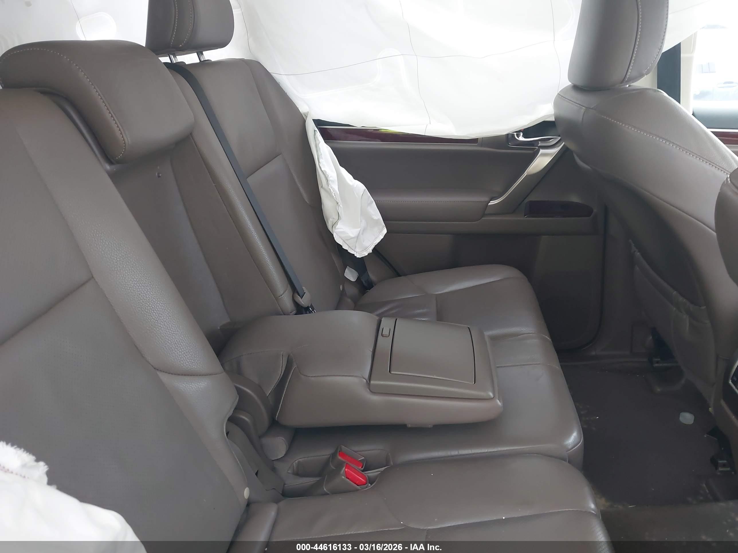 LEXUS GX image 8