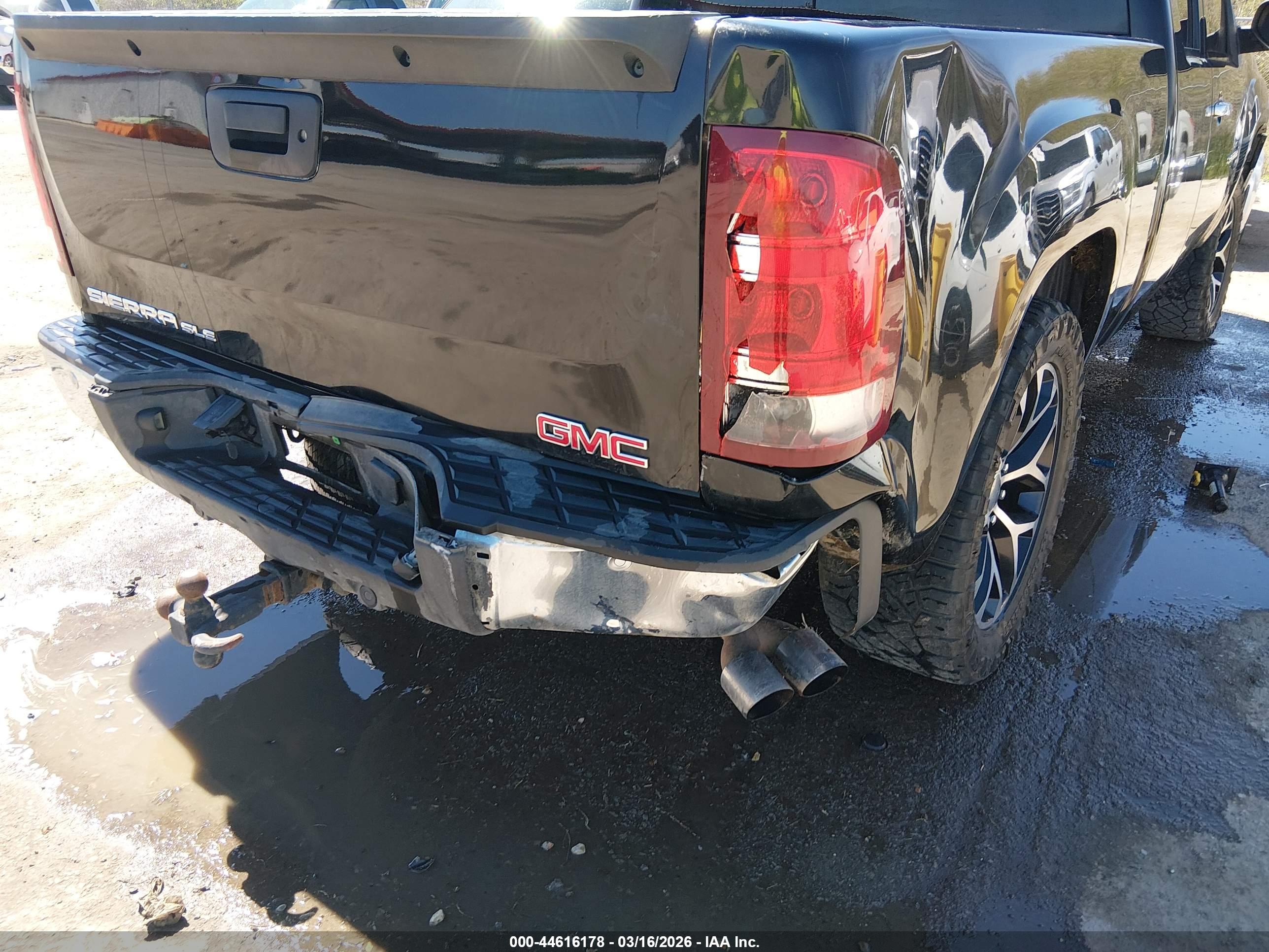 GMC SIERRA image 6