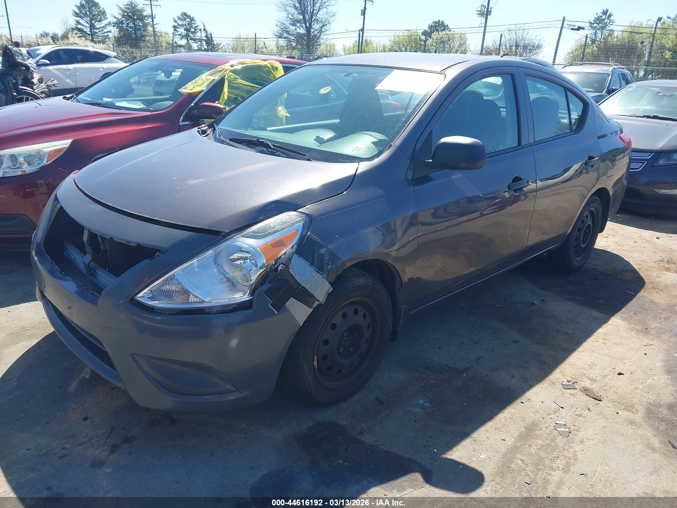 NISSAN VERSA image 2
