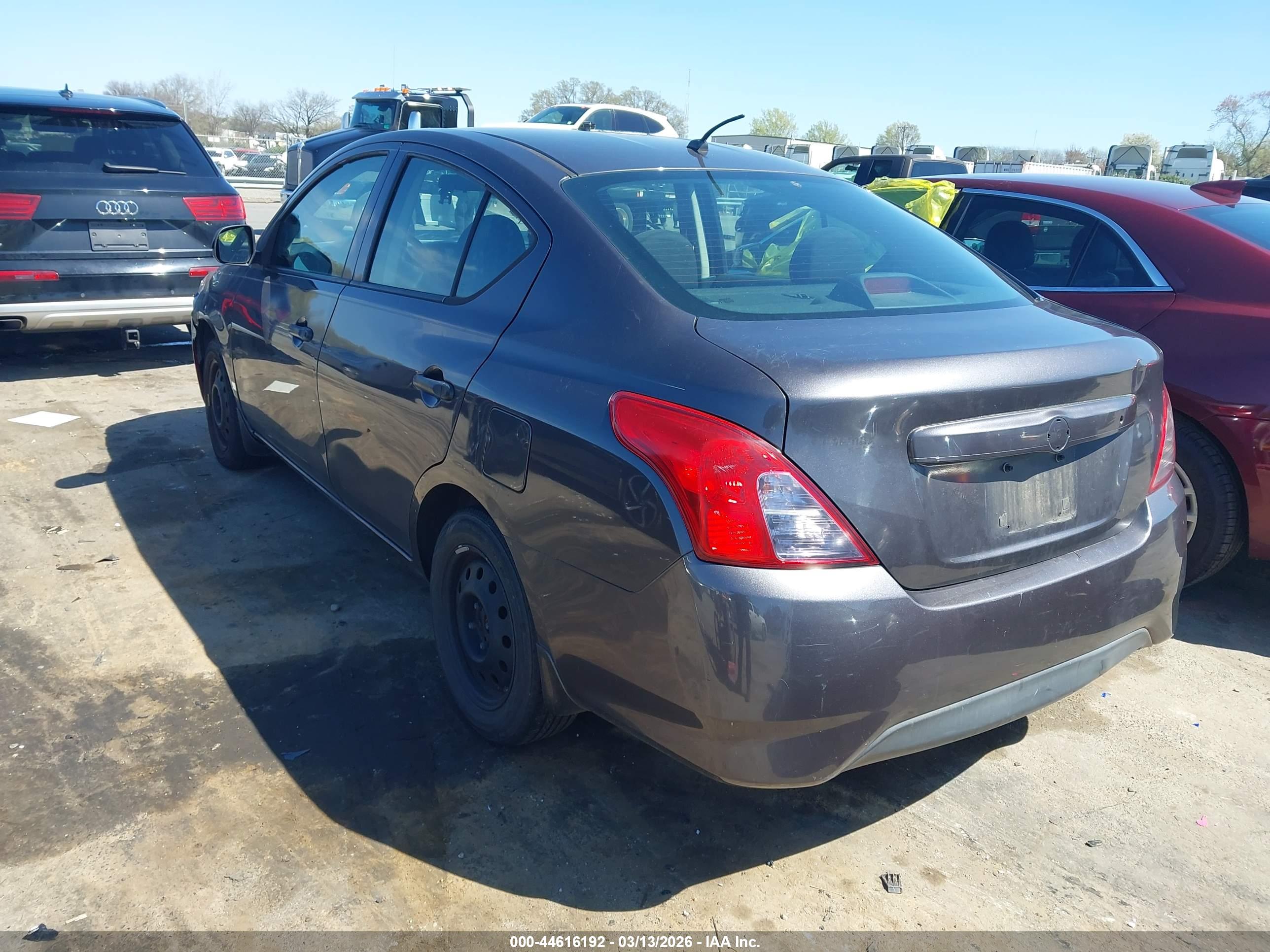 NISSAN VERSA image 3
