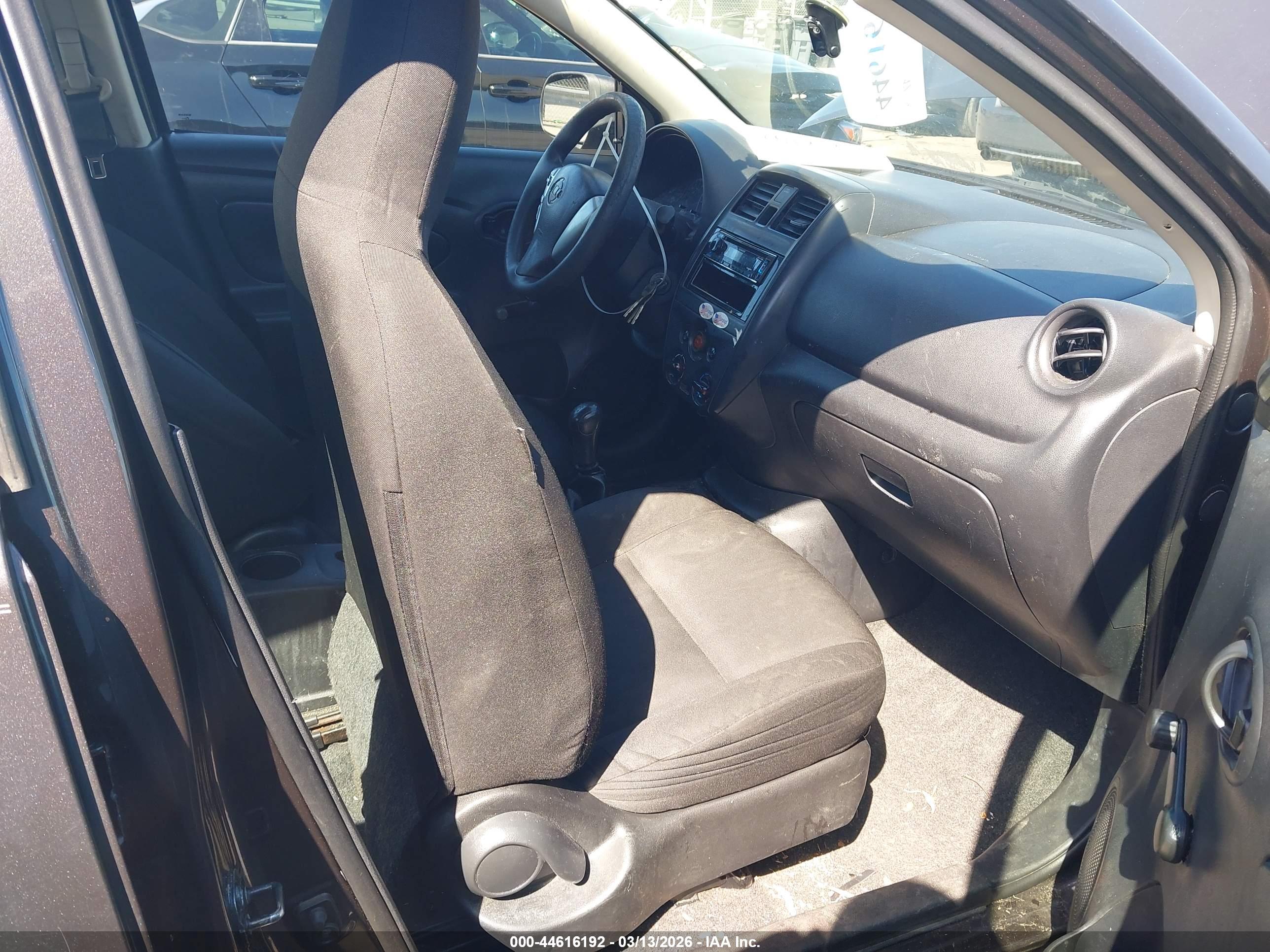NISSAN VERSA image 5
