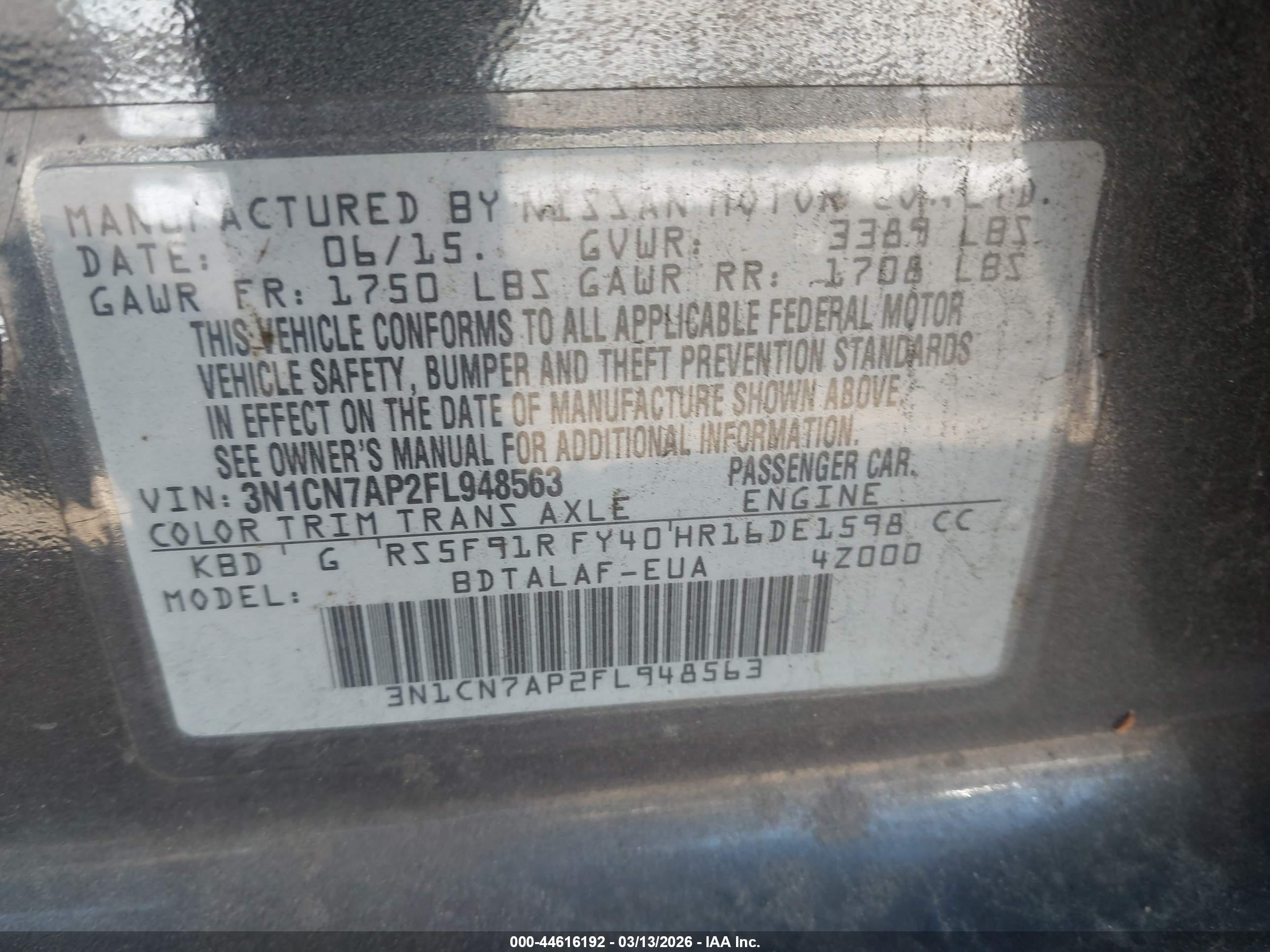 NISSAN VERSA image 9