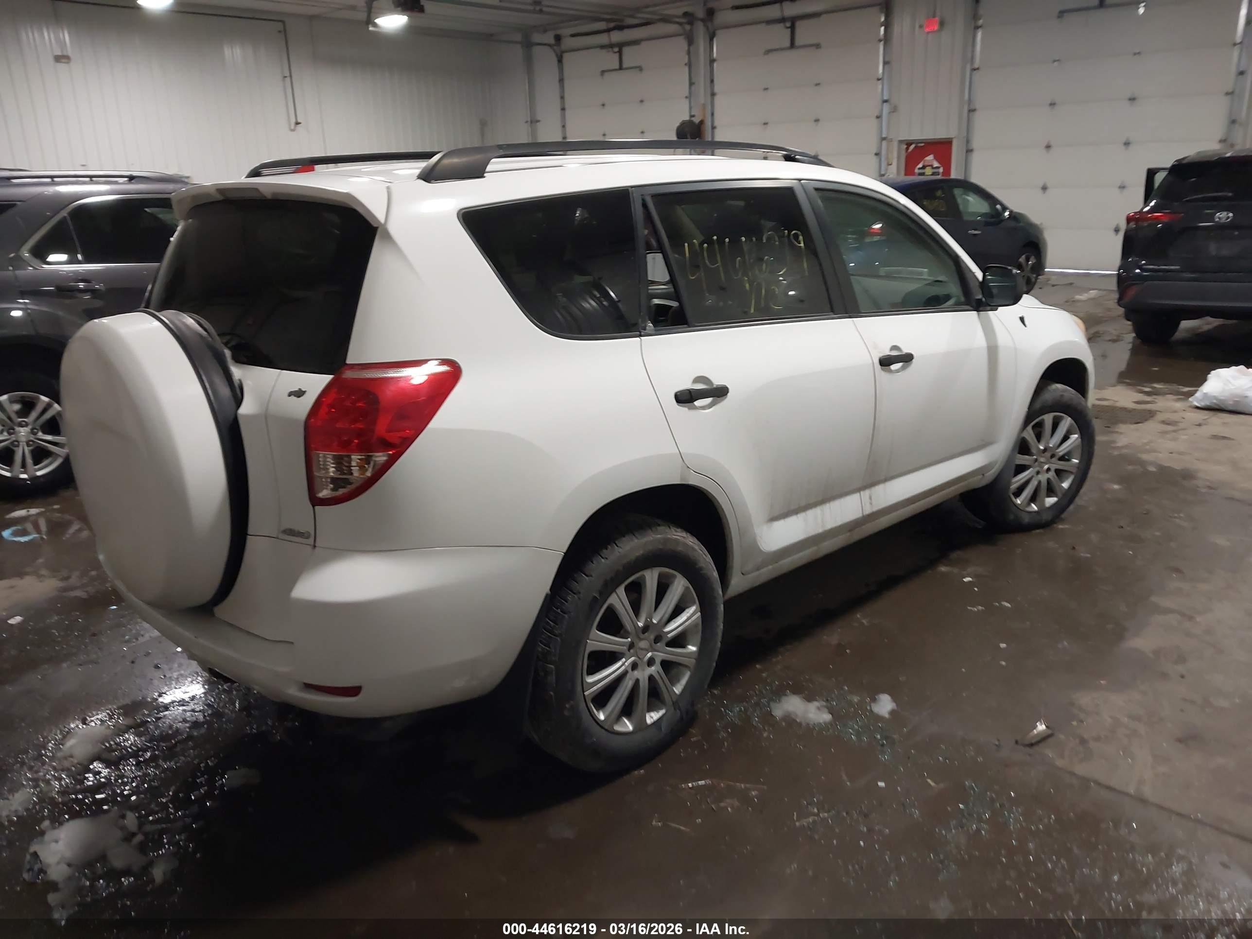 TOYOTA RAV4 image 4