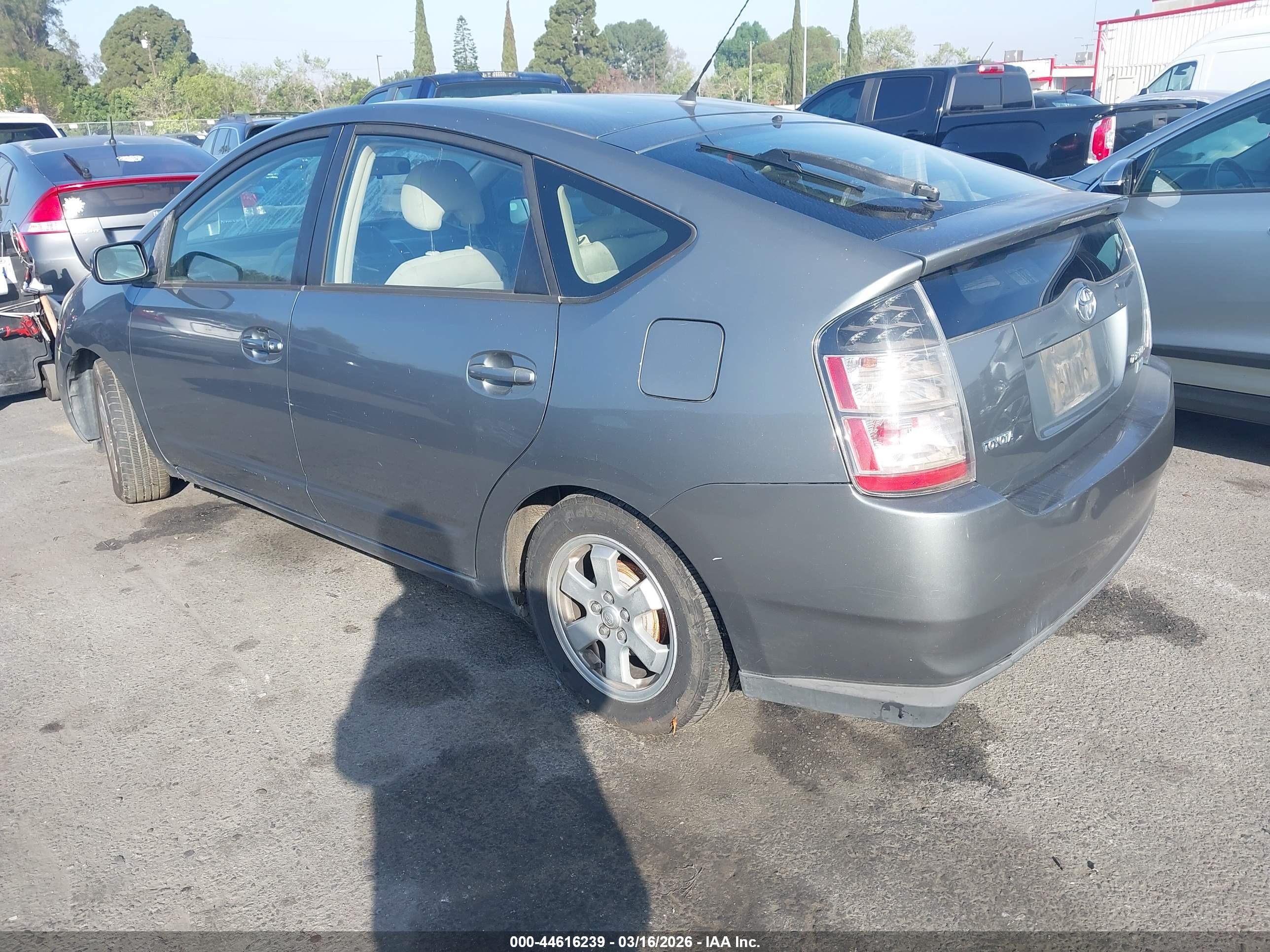 TOYOTA PRIUS image 3