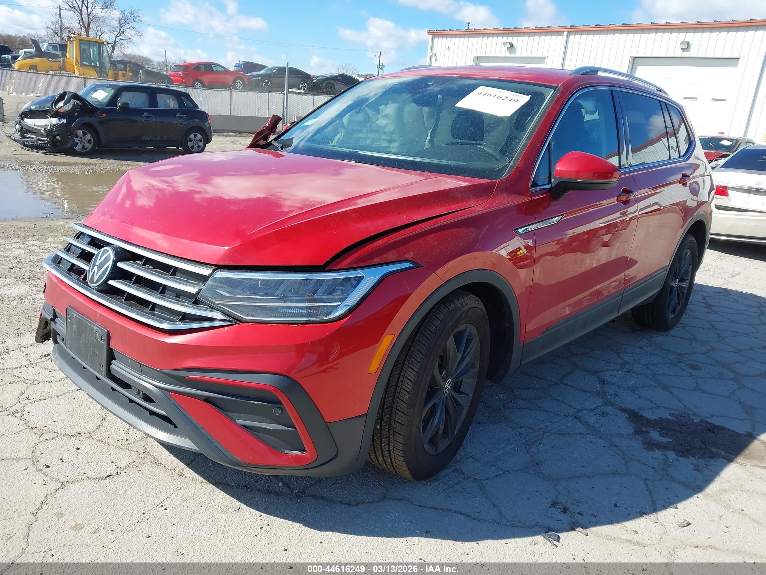 VOLKSWAGEN TIGUAN image 2