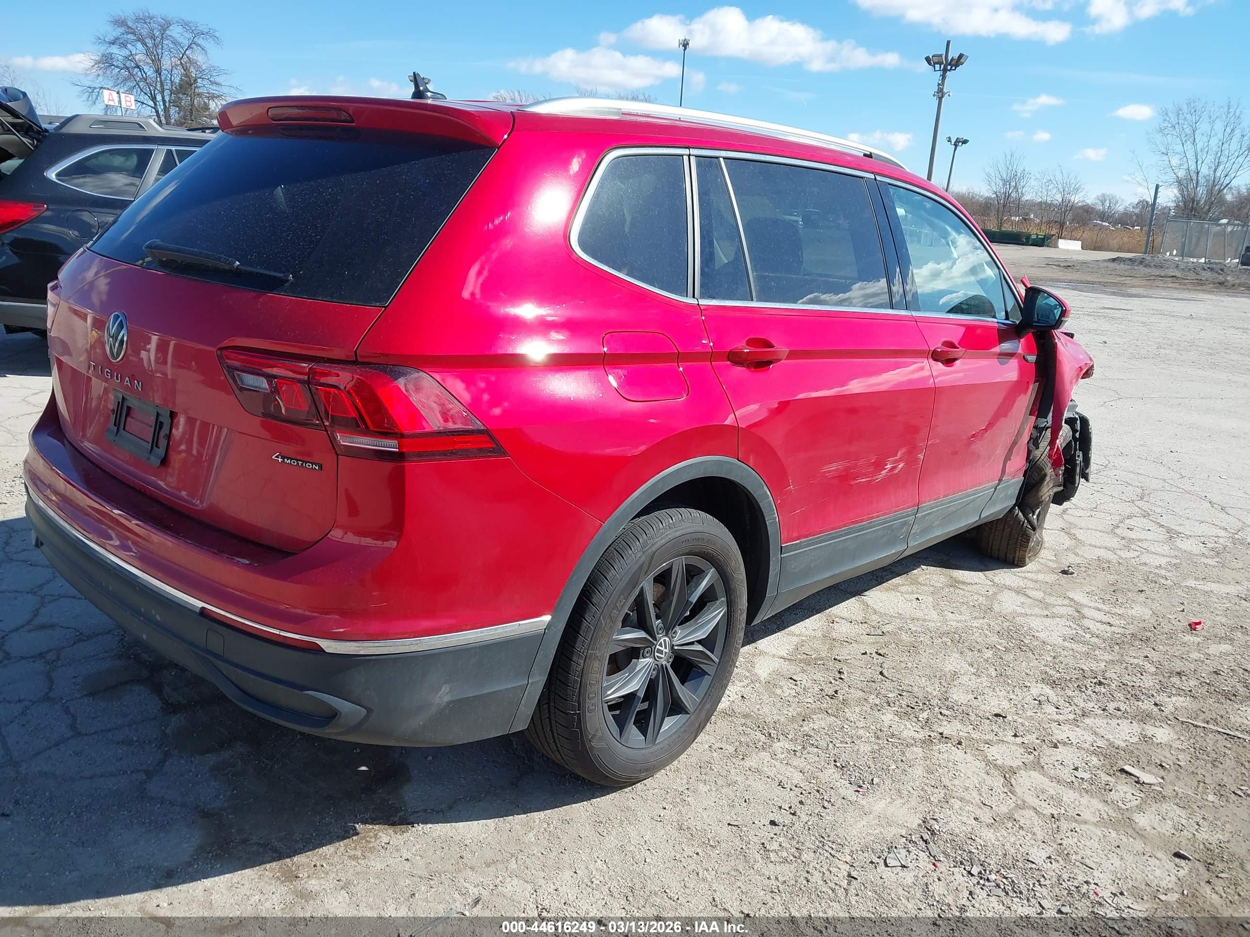 VOLKSWAGEN TIGUAN image 4