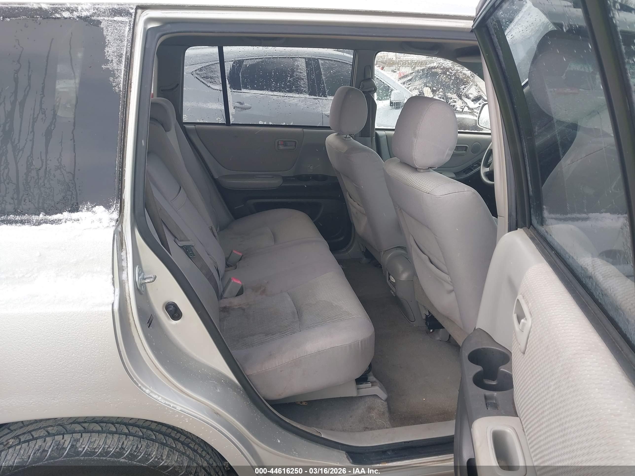 TOYOTA HIGHLANDER image 8