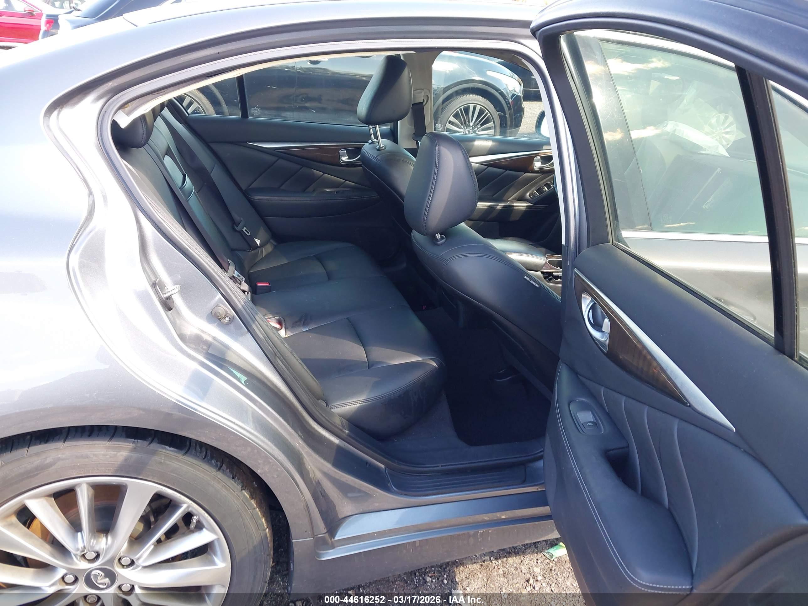 INFINITI Q50 image 8