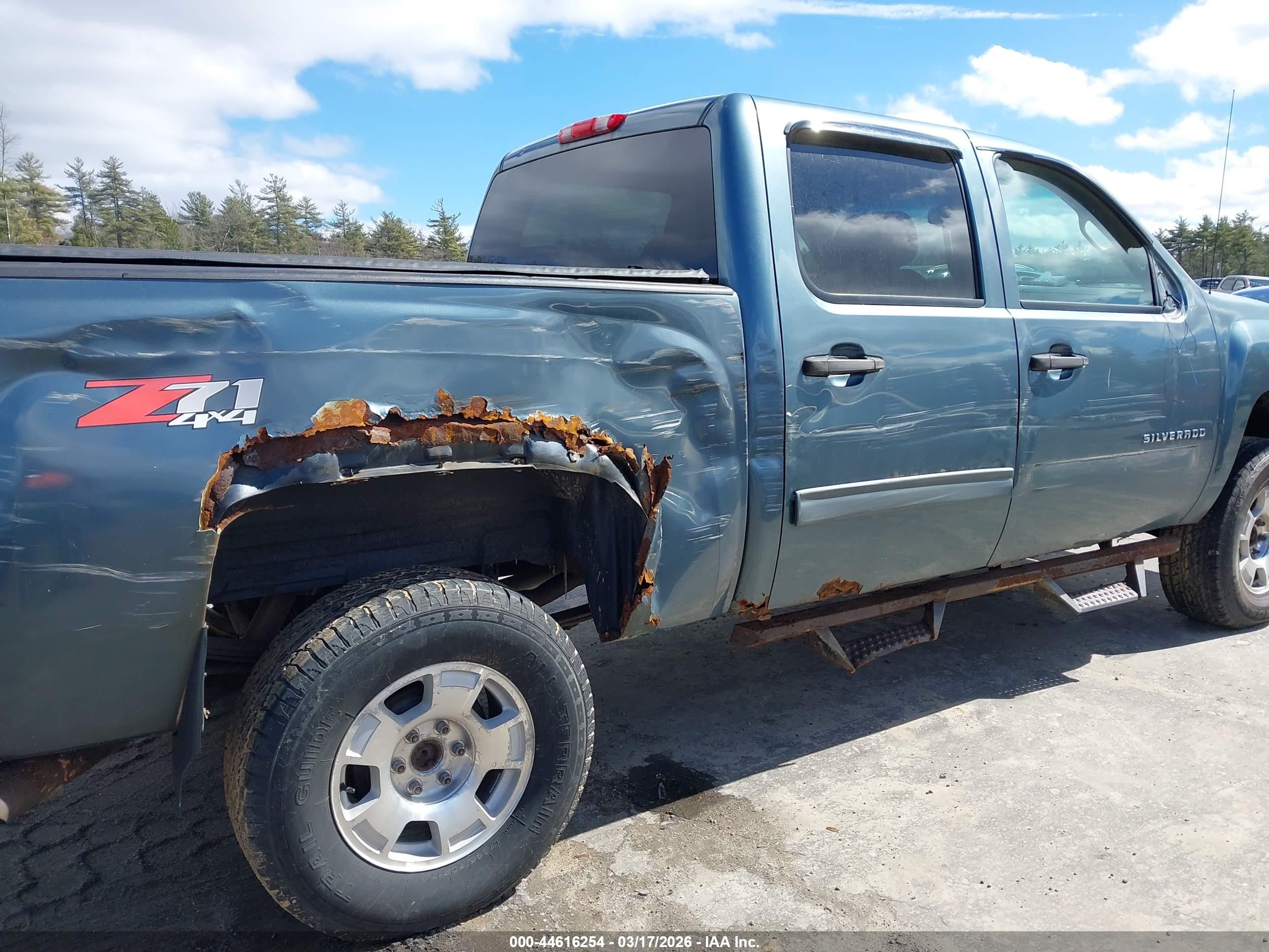CHEVROLET SILVERADO image 6
