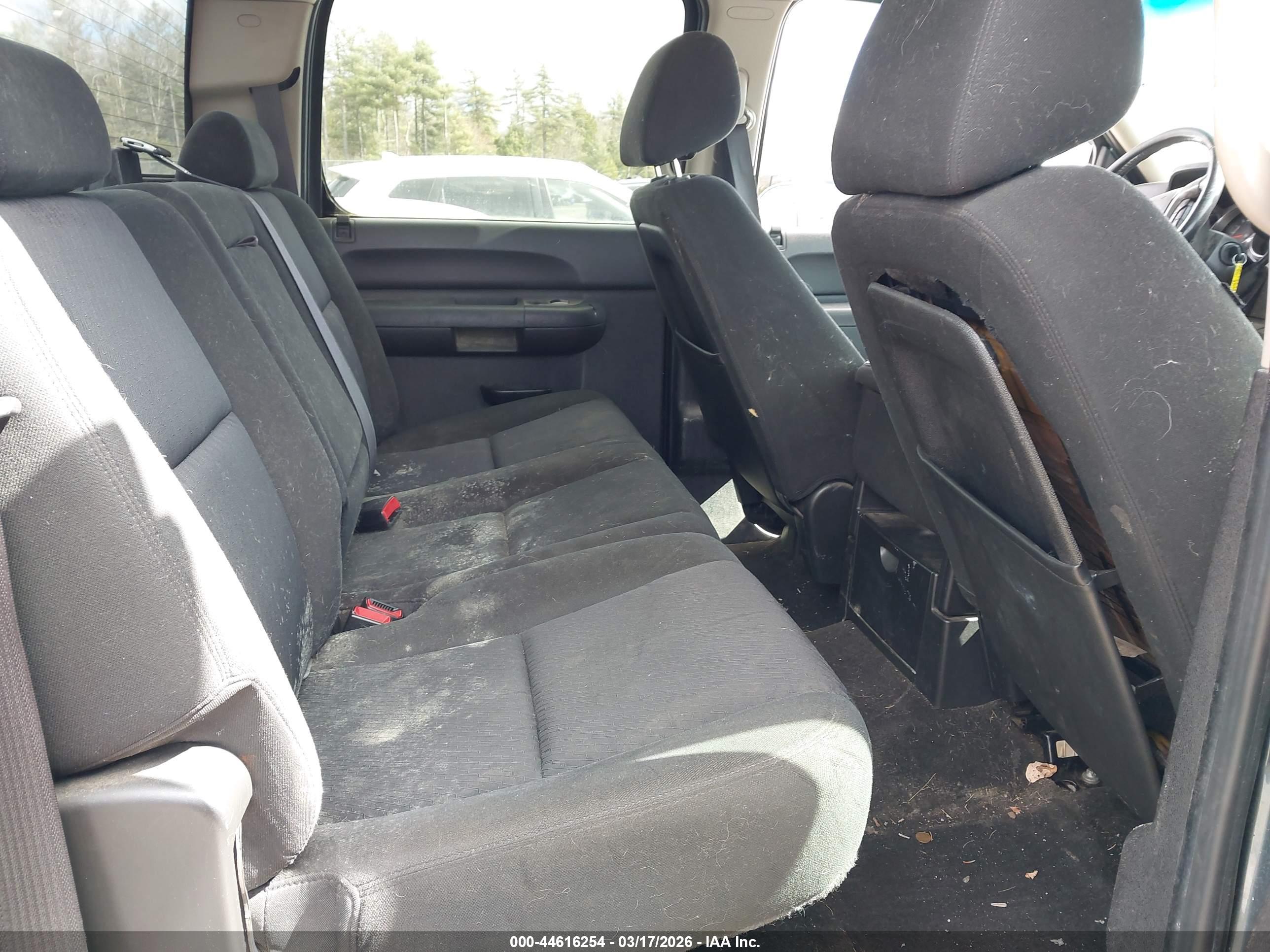 CHEVROLET SILVERADO image 8