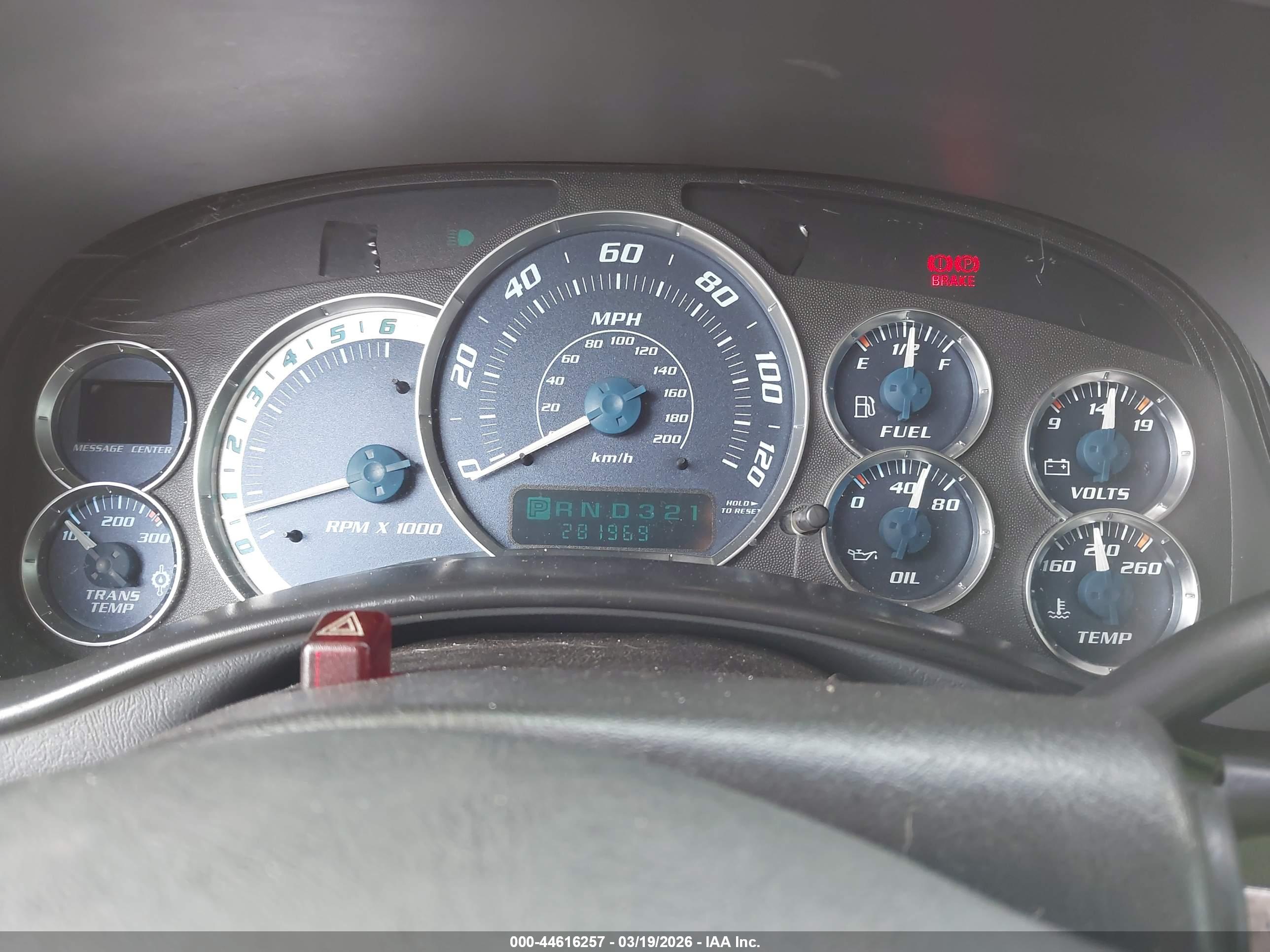 CHEVROLET SILVERADO image 7