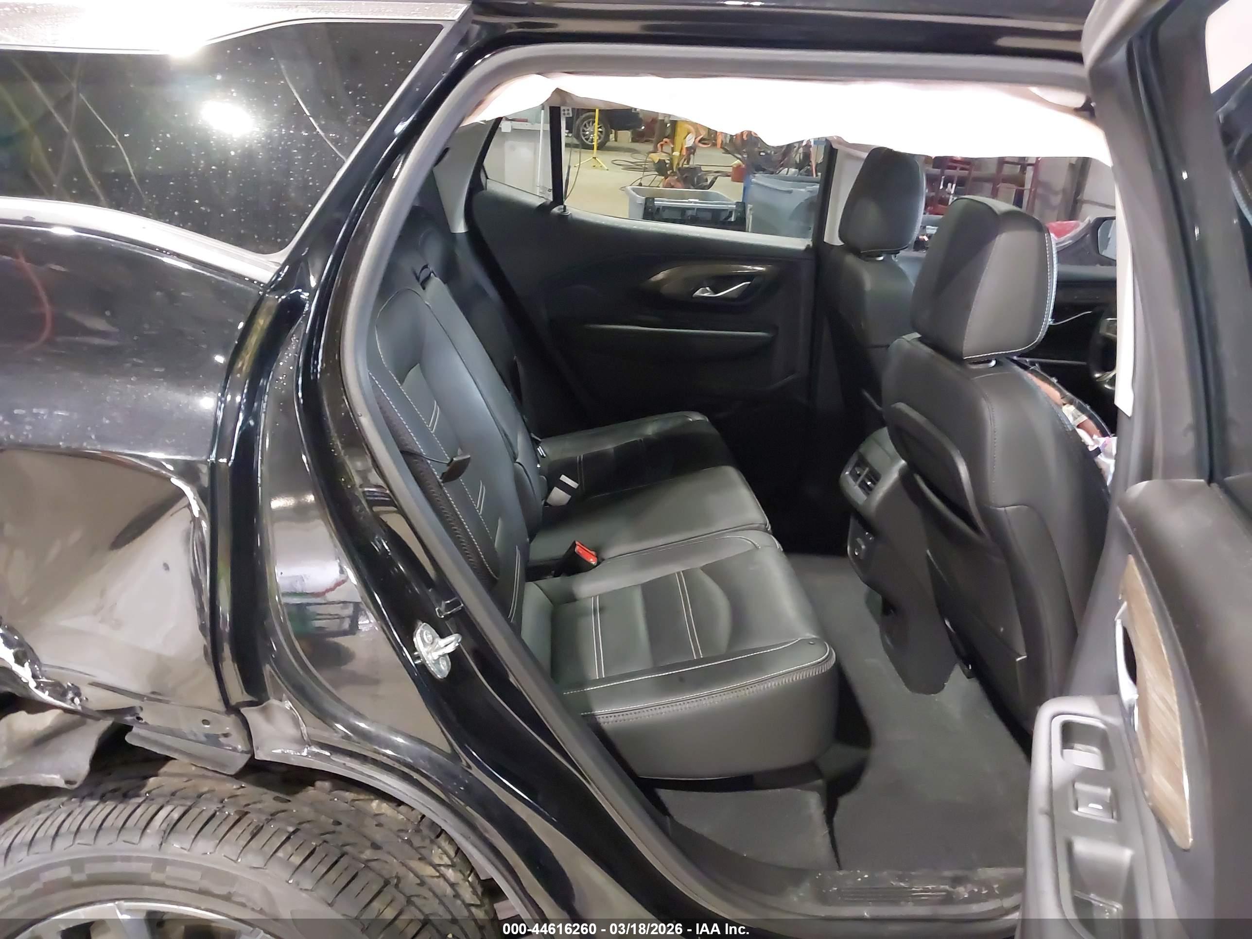 GMC TERRAIN image 8