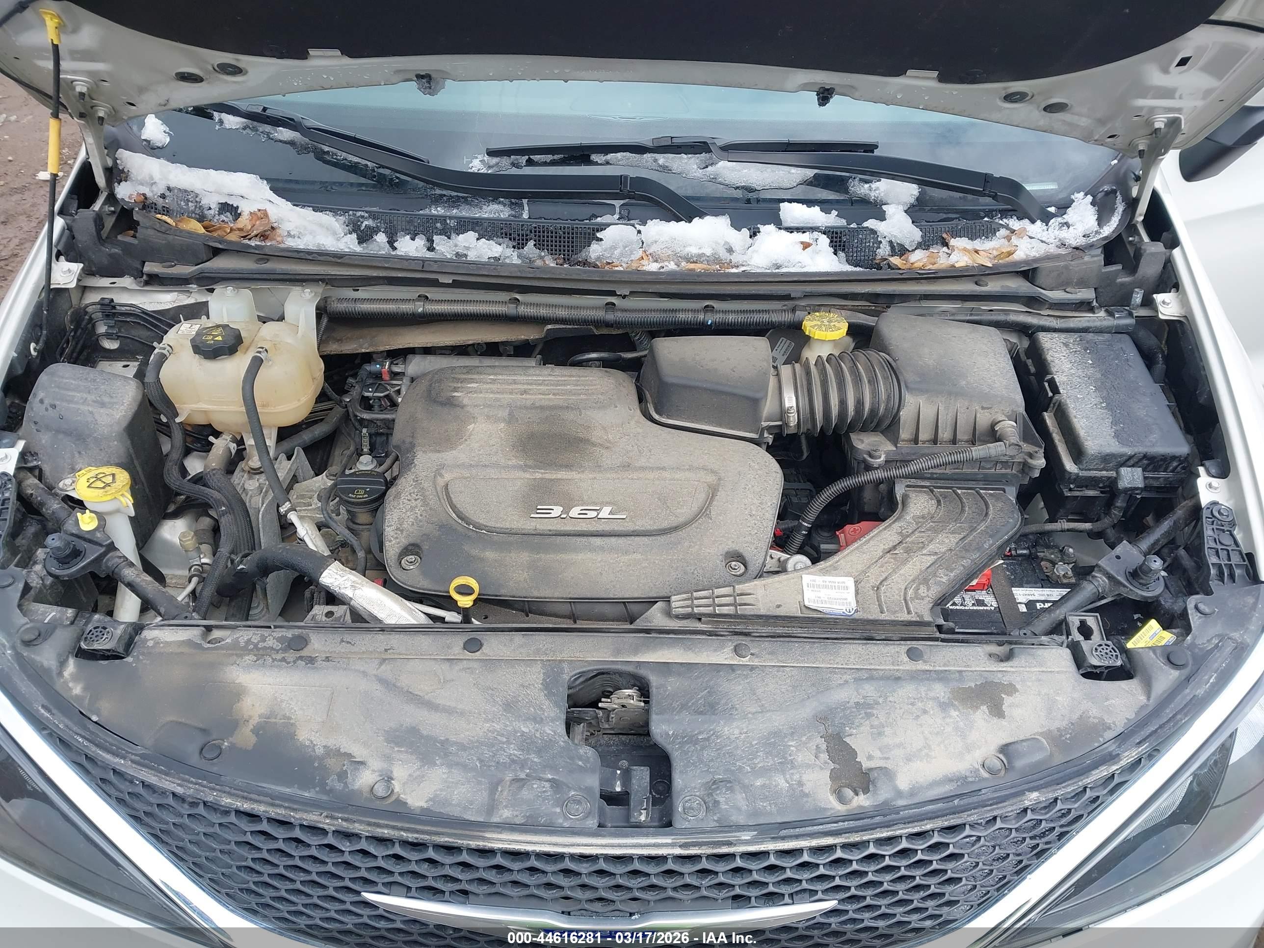 CHRYSLER PACIFICA image 10