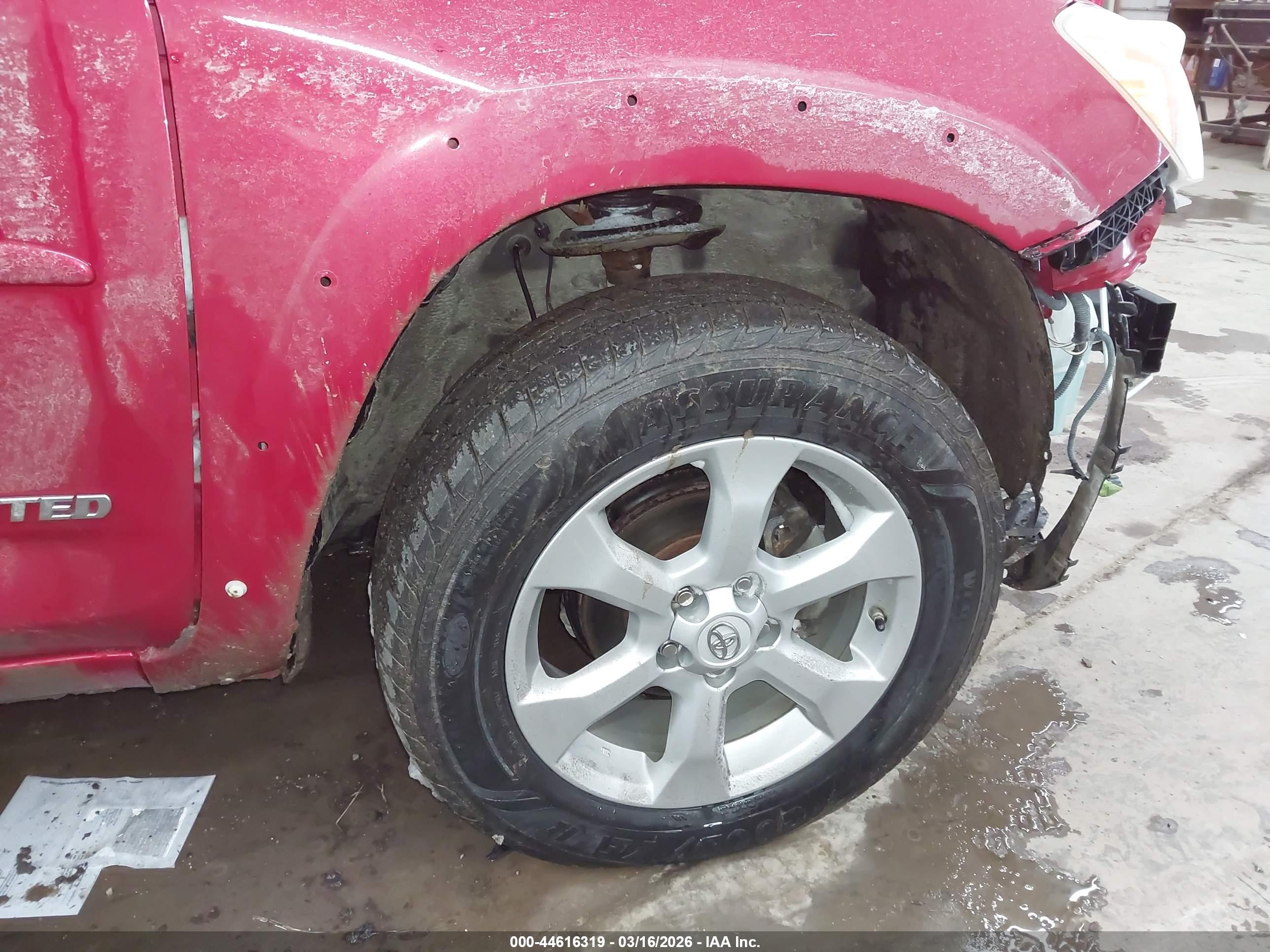 TOYOTA RAV4 image 6