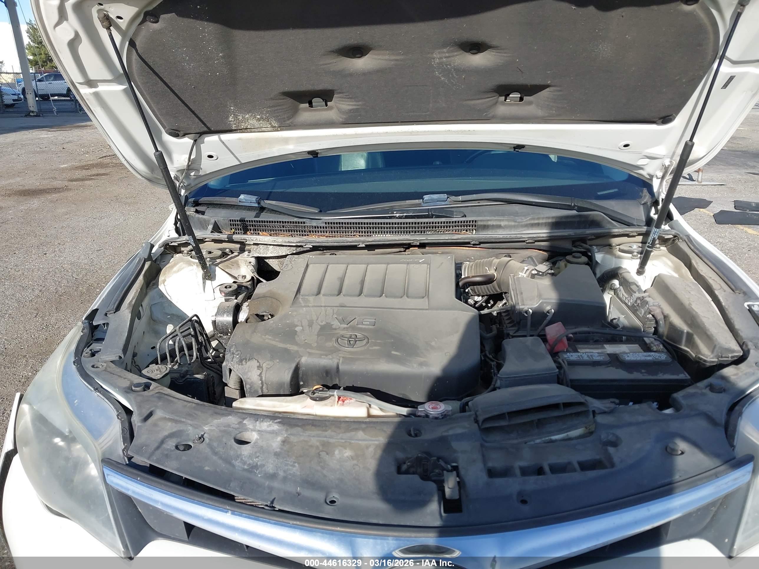 TOYOTA AVALON image 10