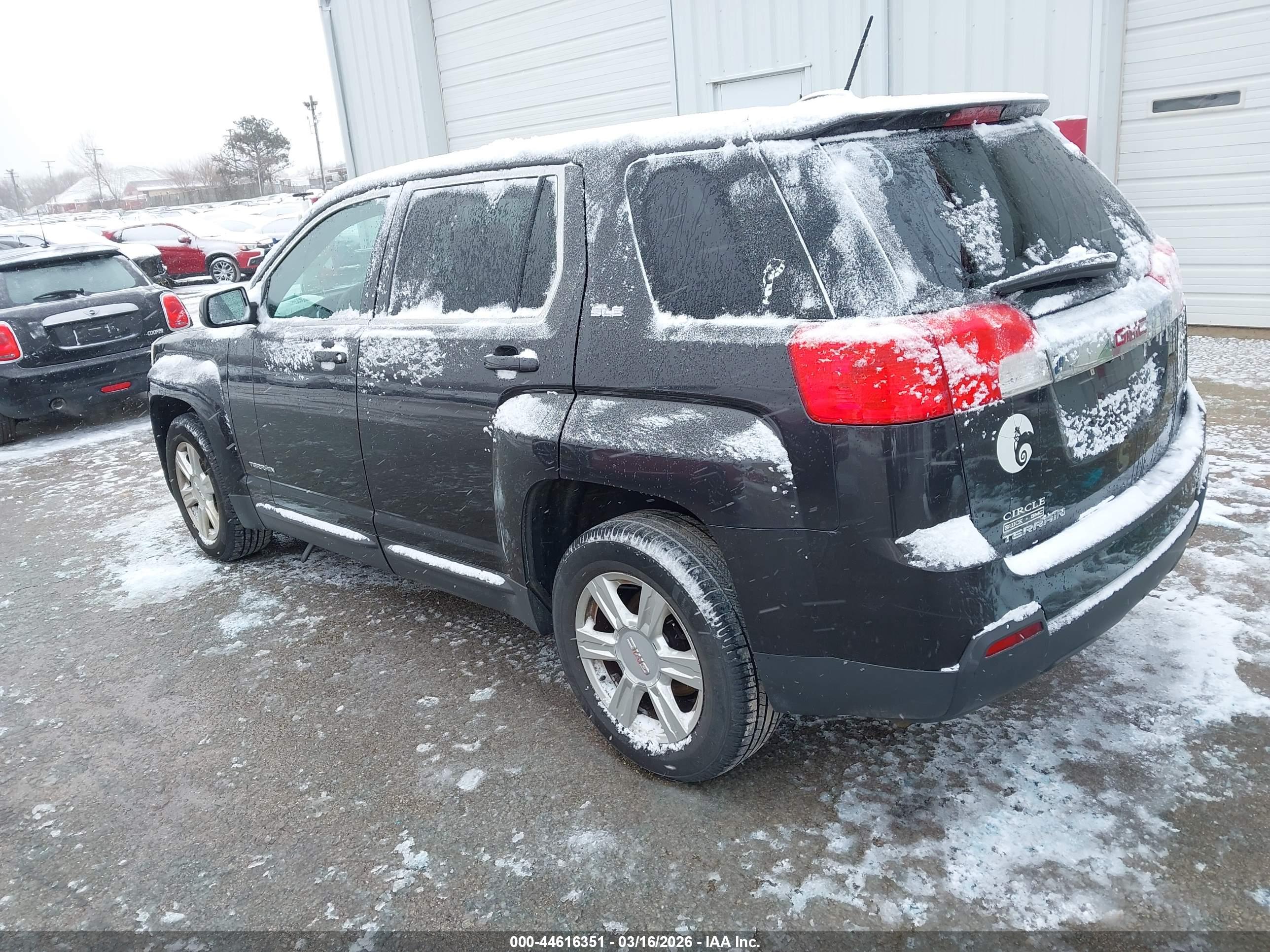 GMC TERRAIN image 3
