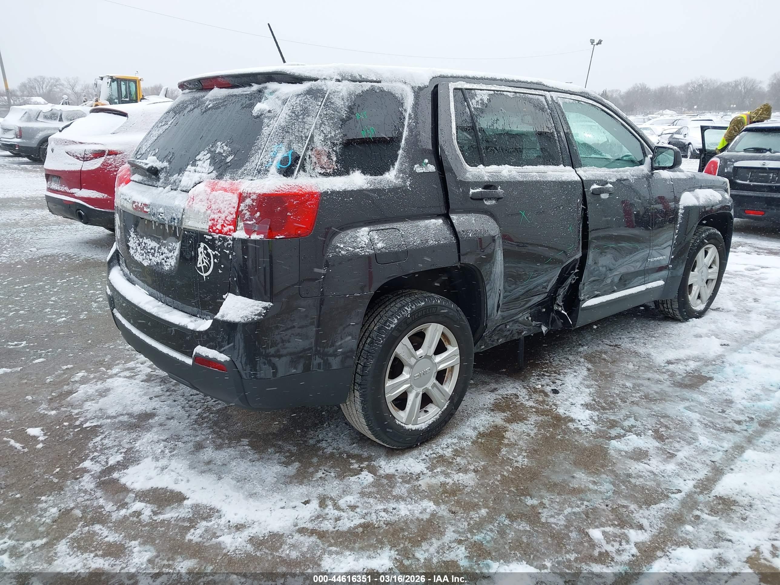 GMC TERRAIN image 4