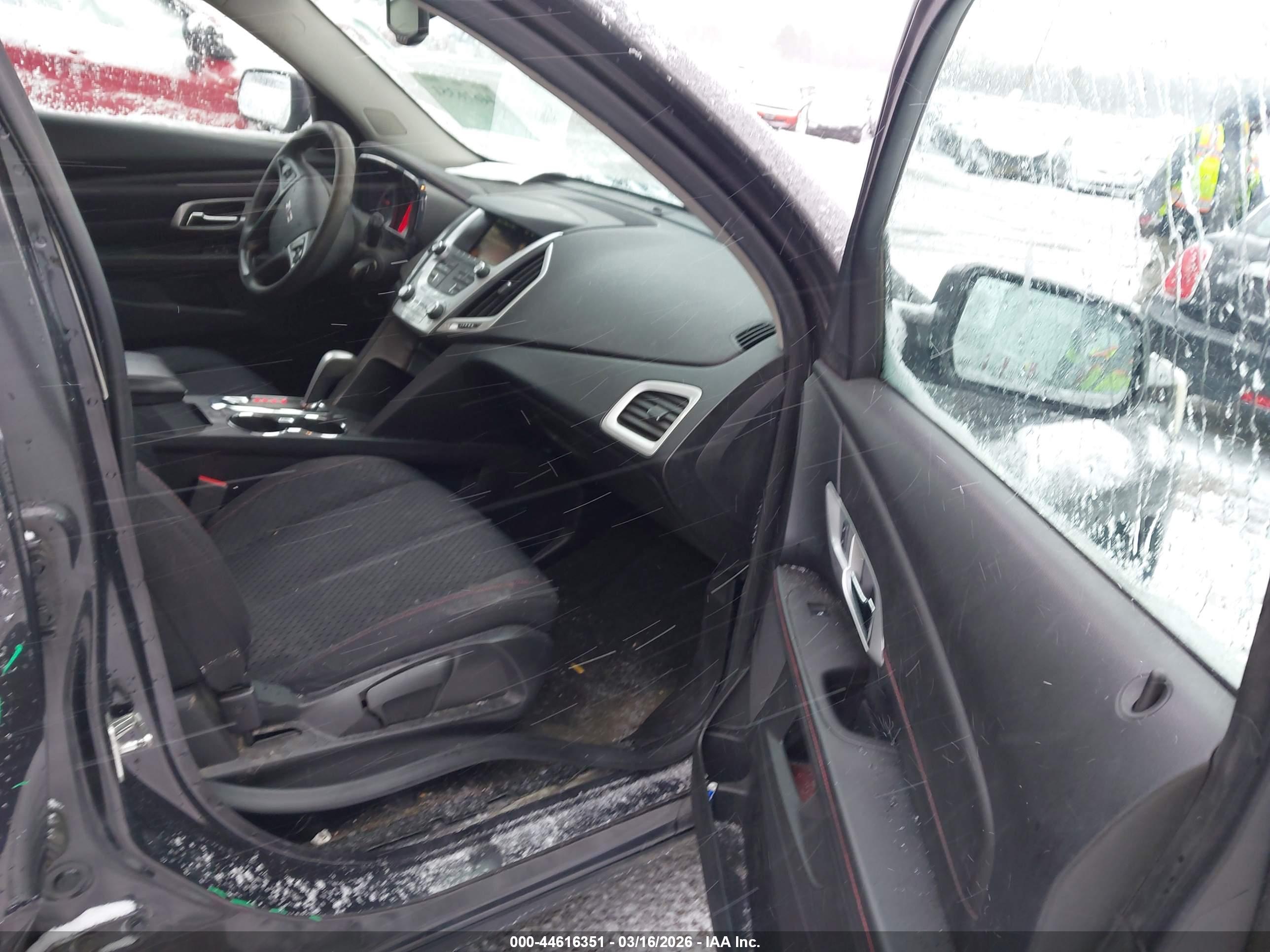 GMC TERRAIN image 5