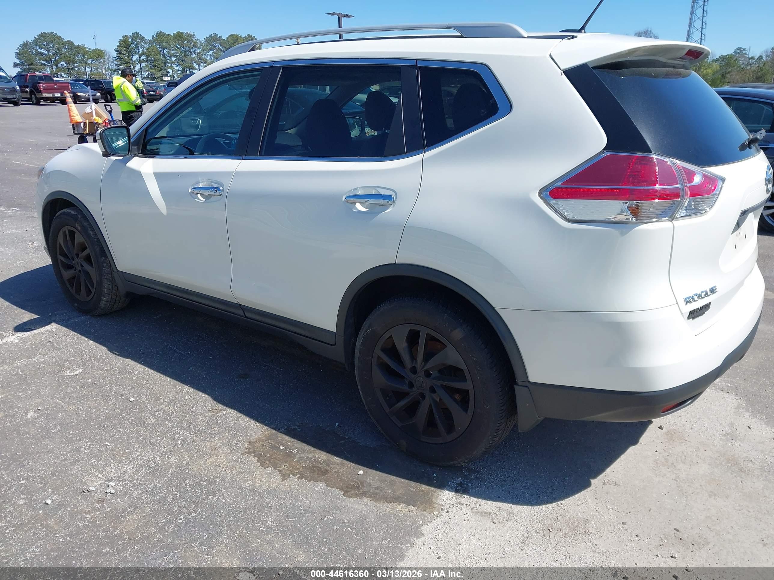 NISSAN ROGUE image 3