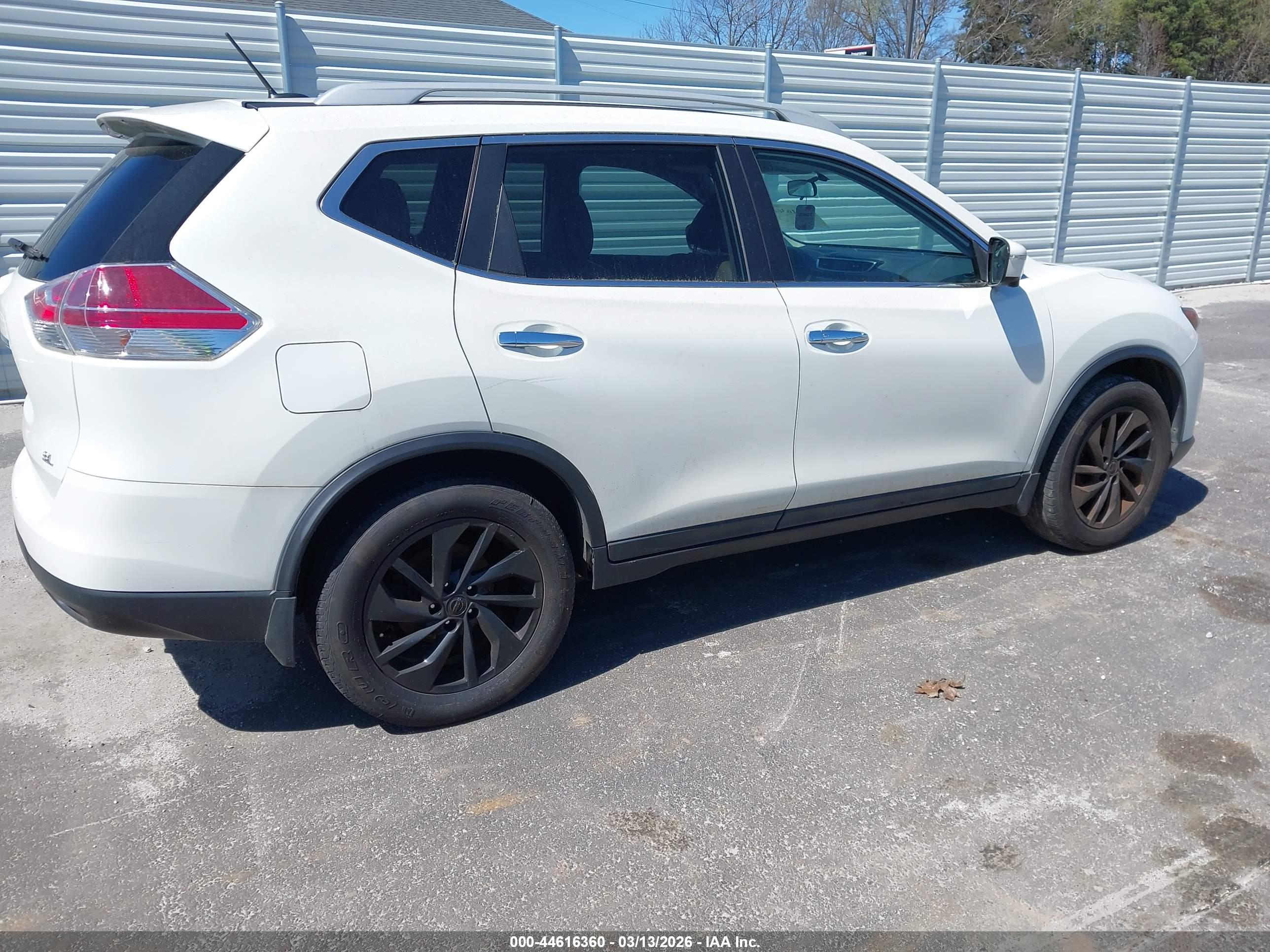 NISSAN ROGUE image 4
