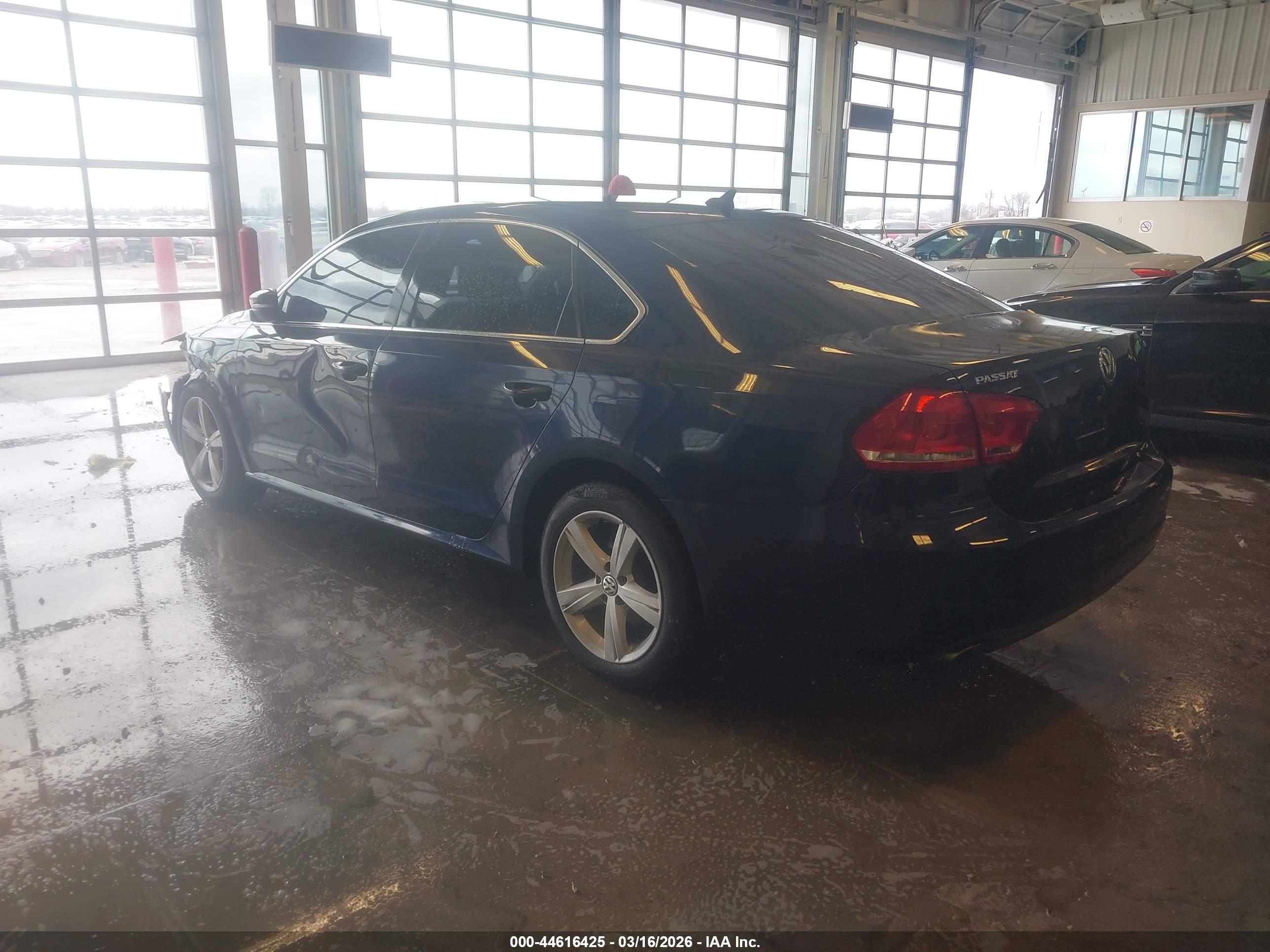 VOLKSWAGEN PASSAT image 3