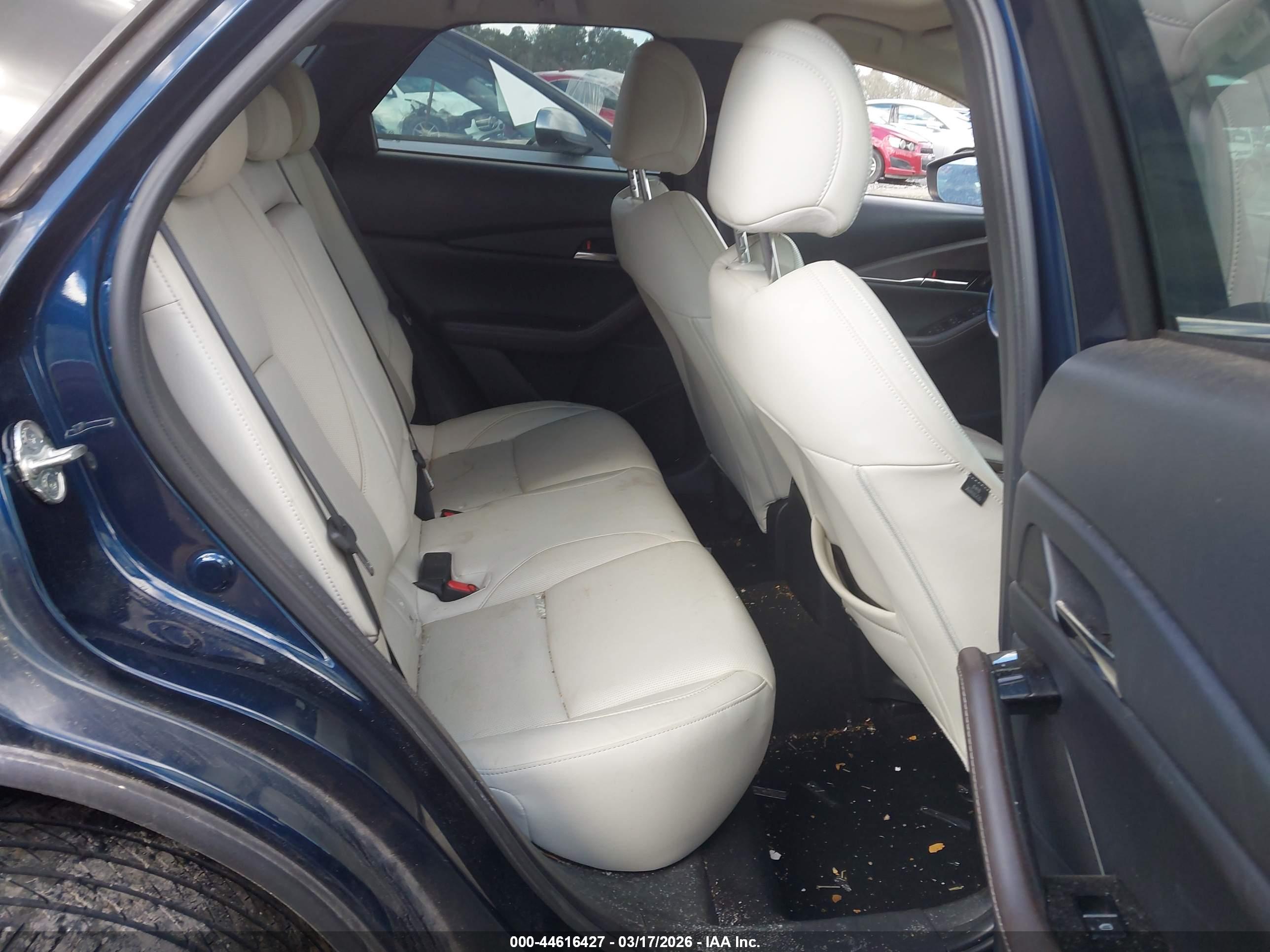MAZDA CX-30 image 8