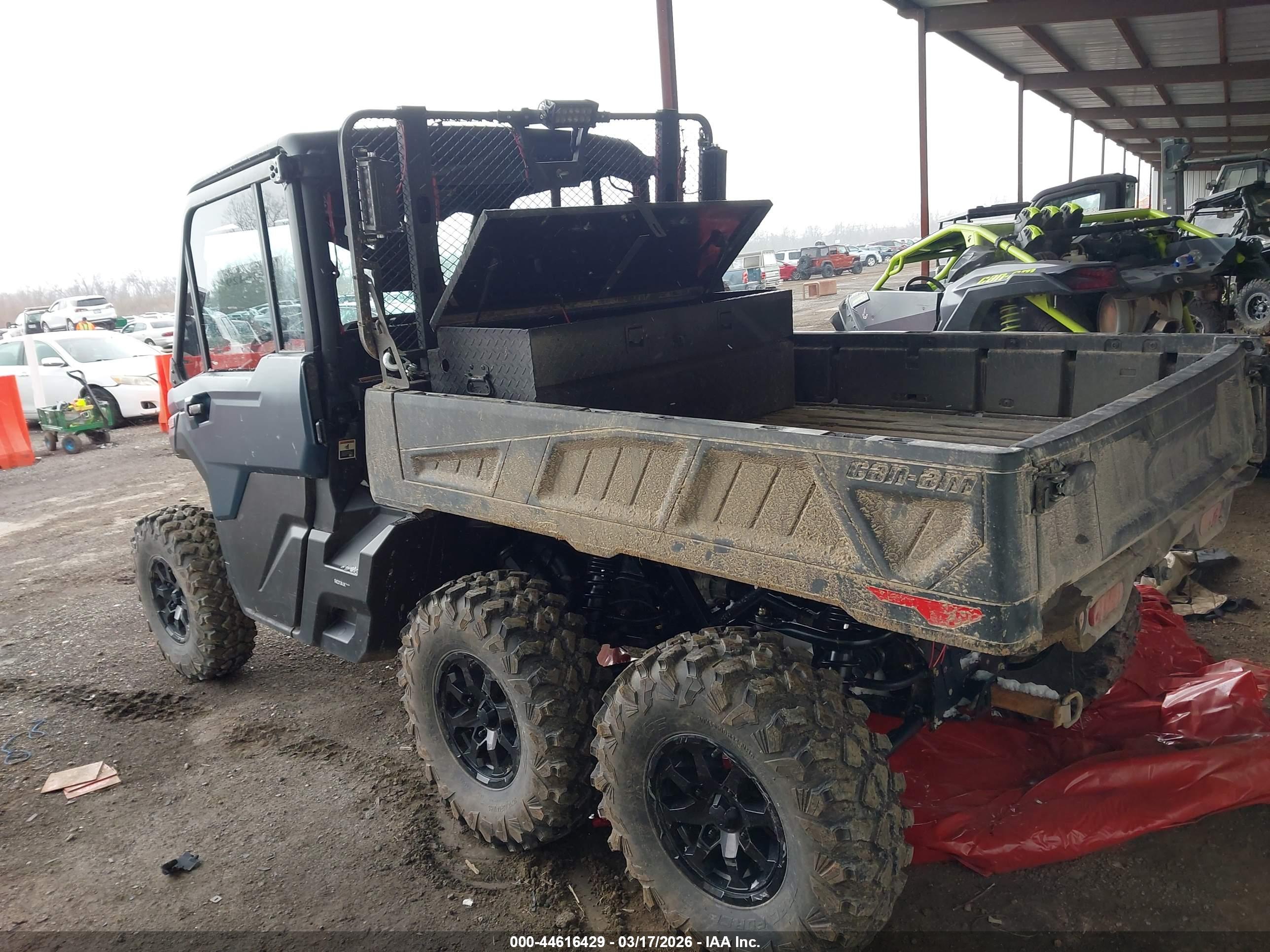 CAN-AM DEFENDER image 3