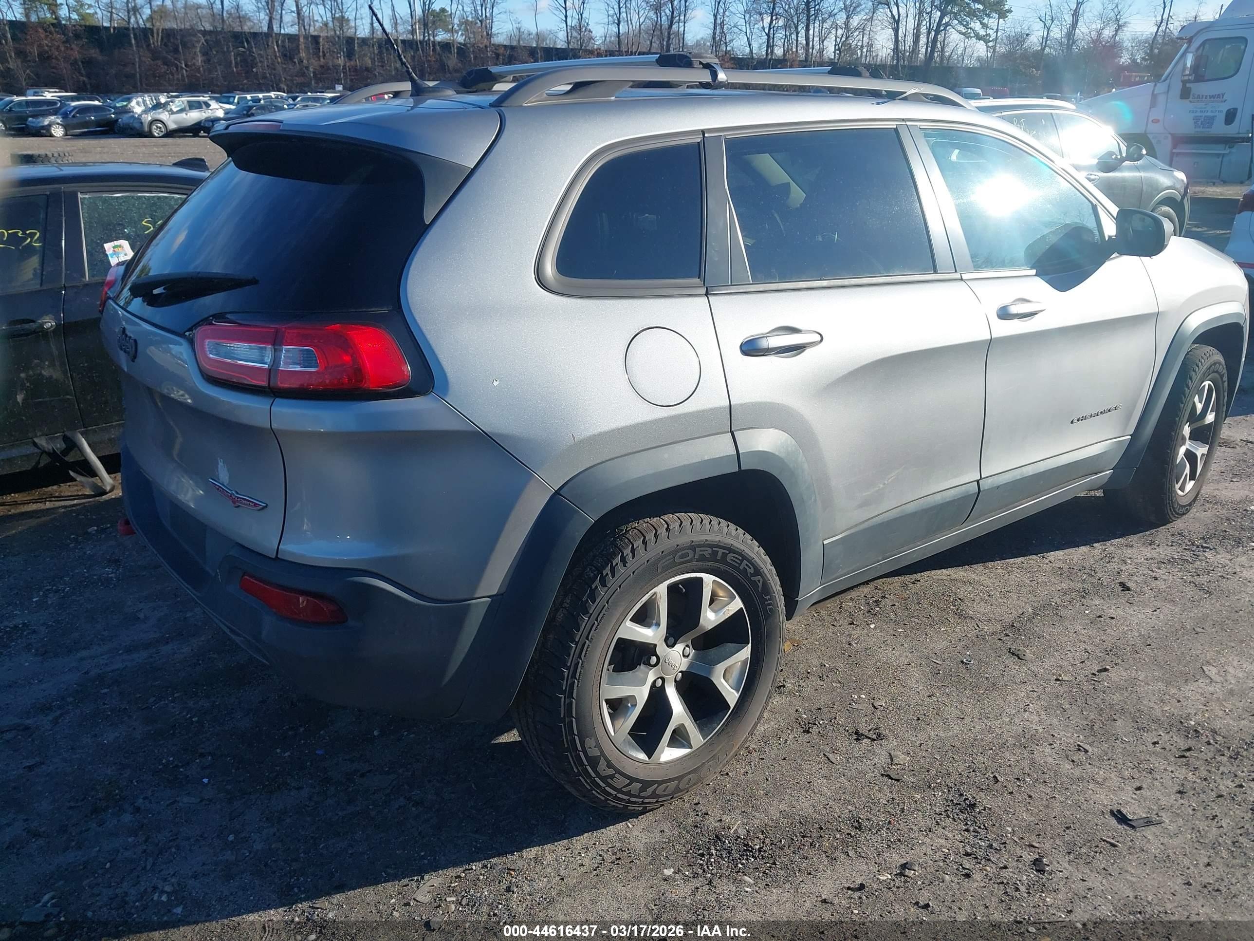 JEEP CHEROKEE image 4