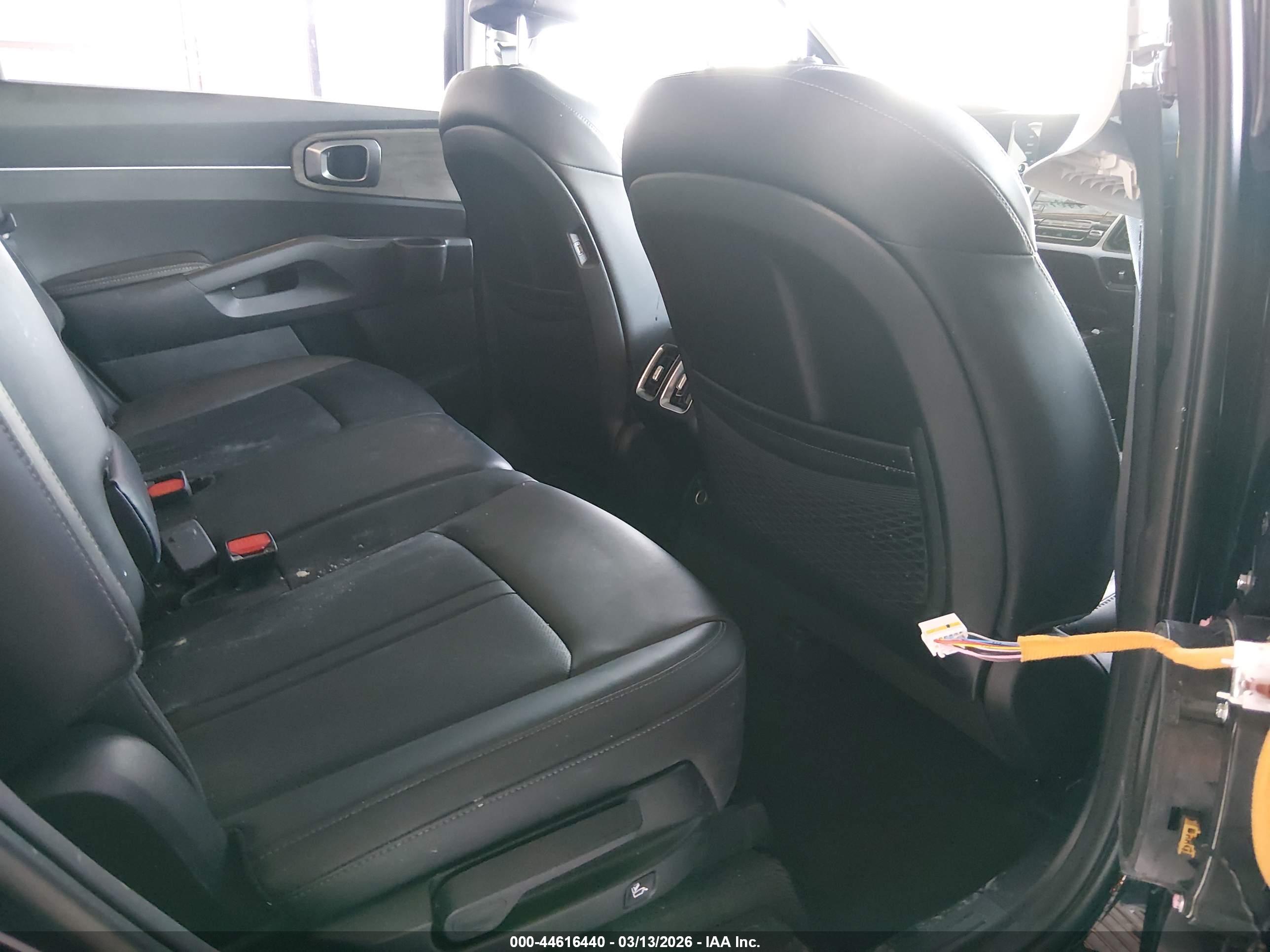 KIA SORENTO image 8