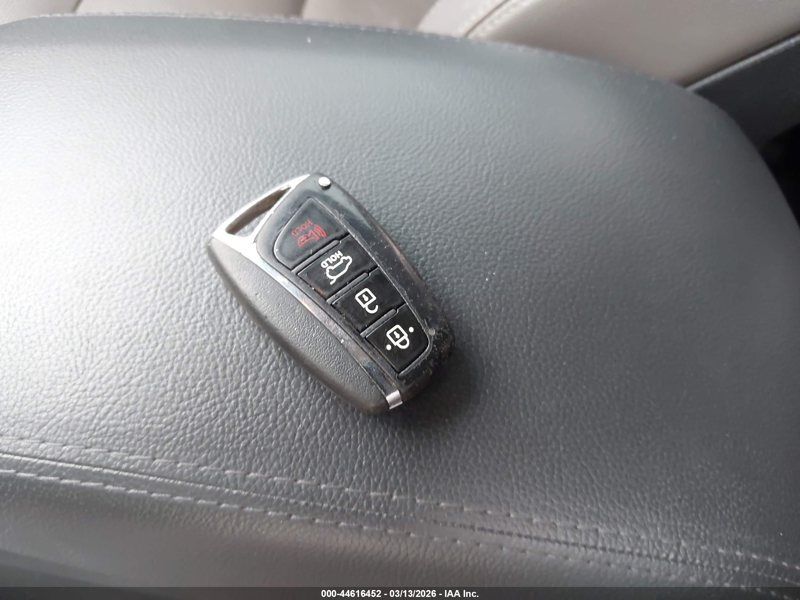 HYUNDAI SANTA image 11