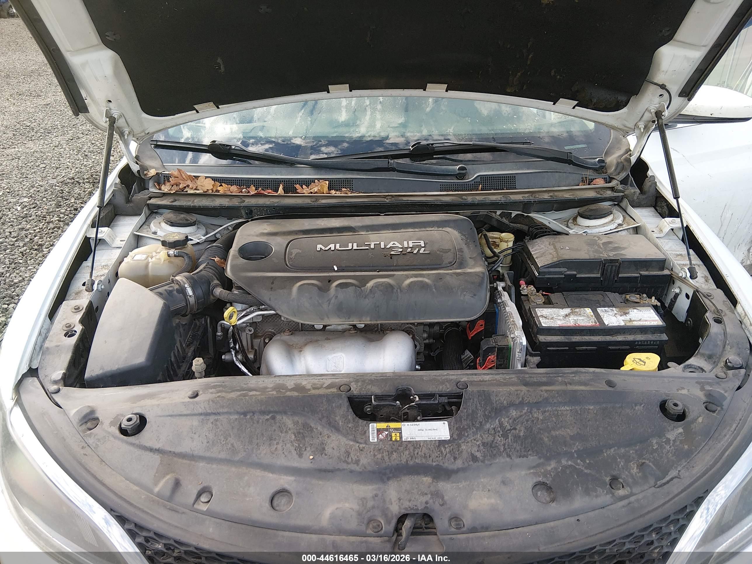 CHRYSLER 200 image 10