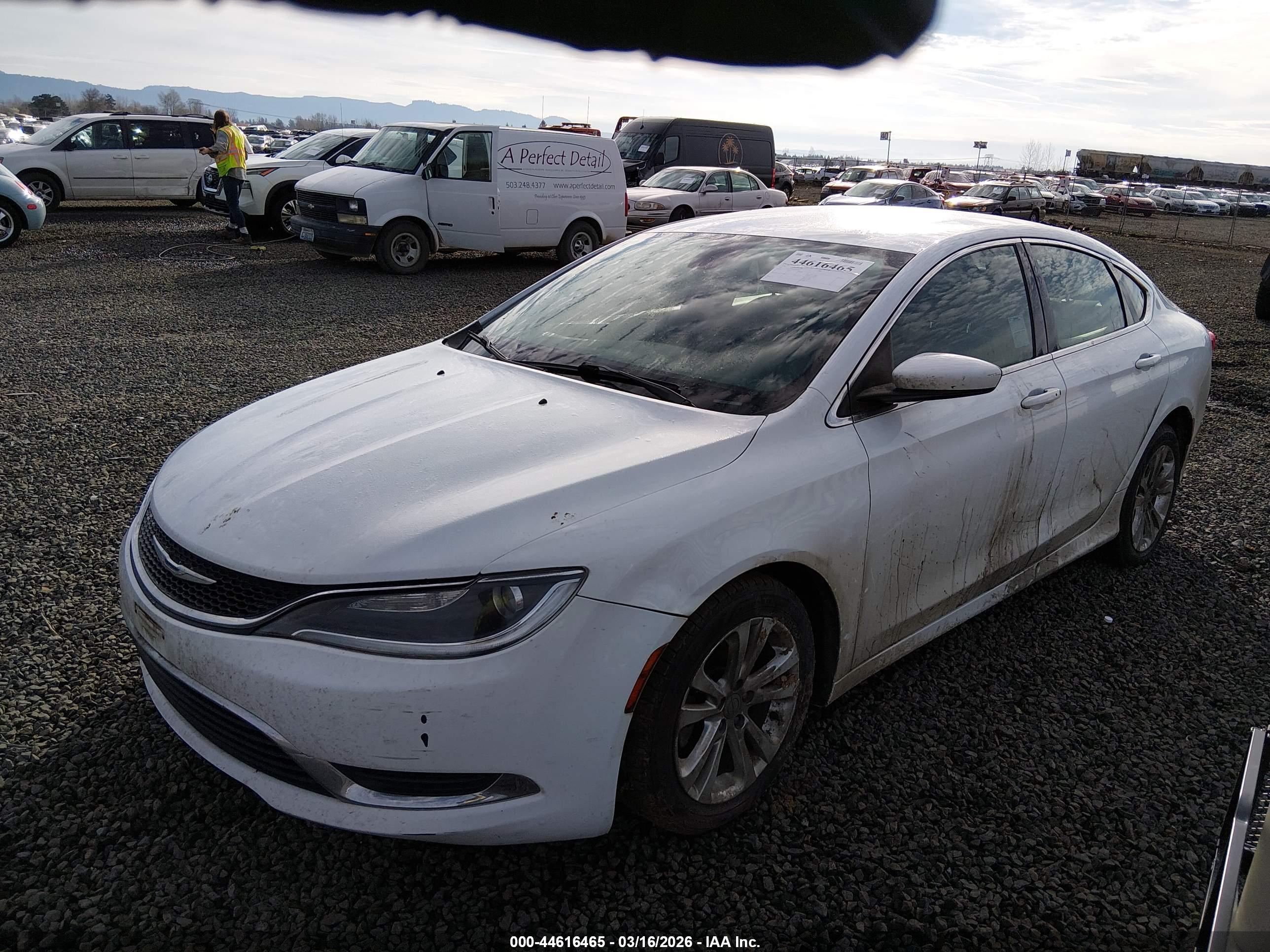 CHRYSLER 200 image 2
