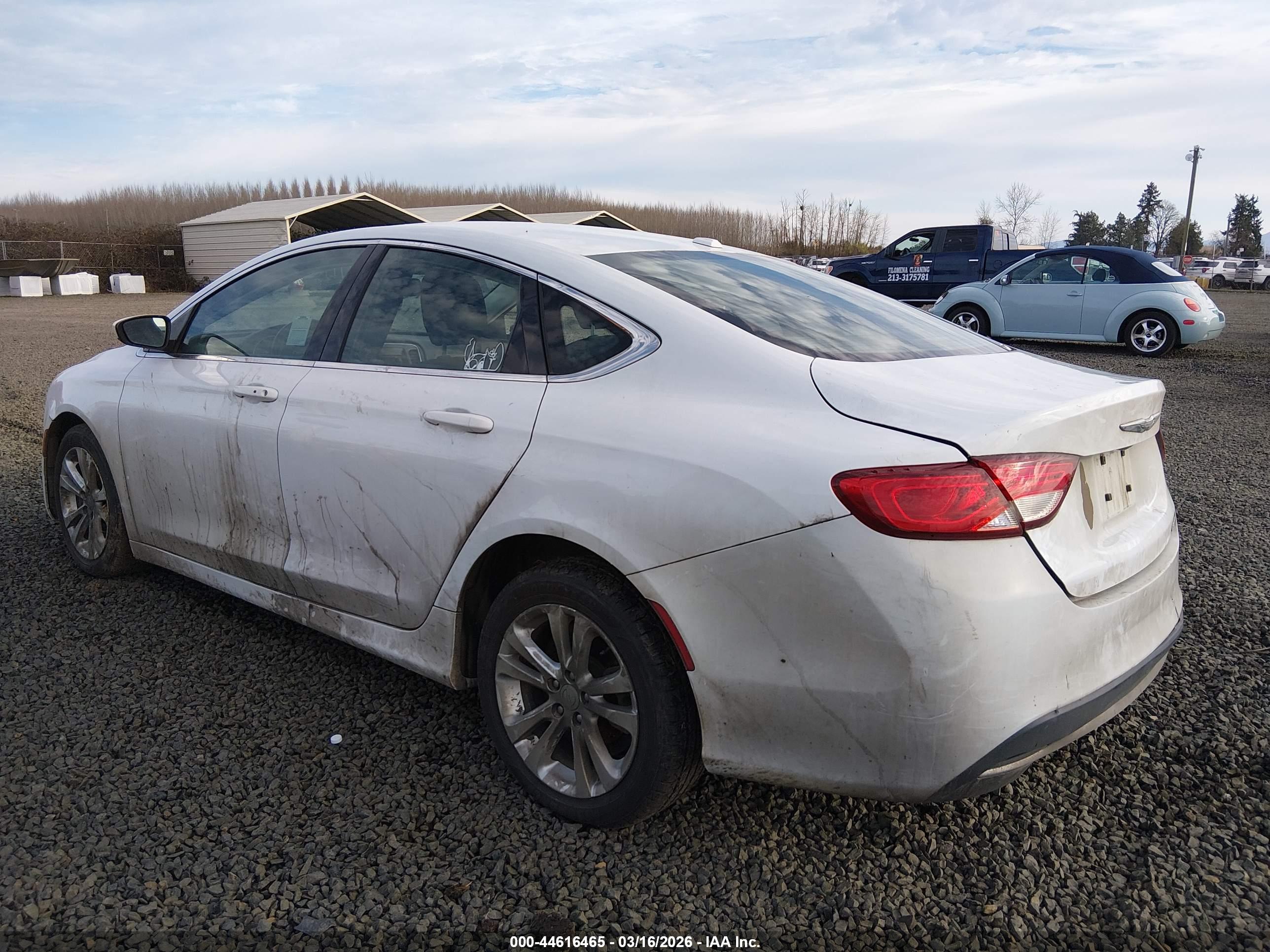 CHRYSLER 200 image 3