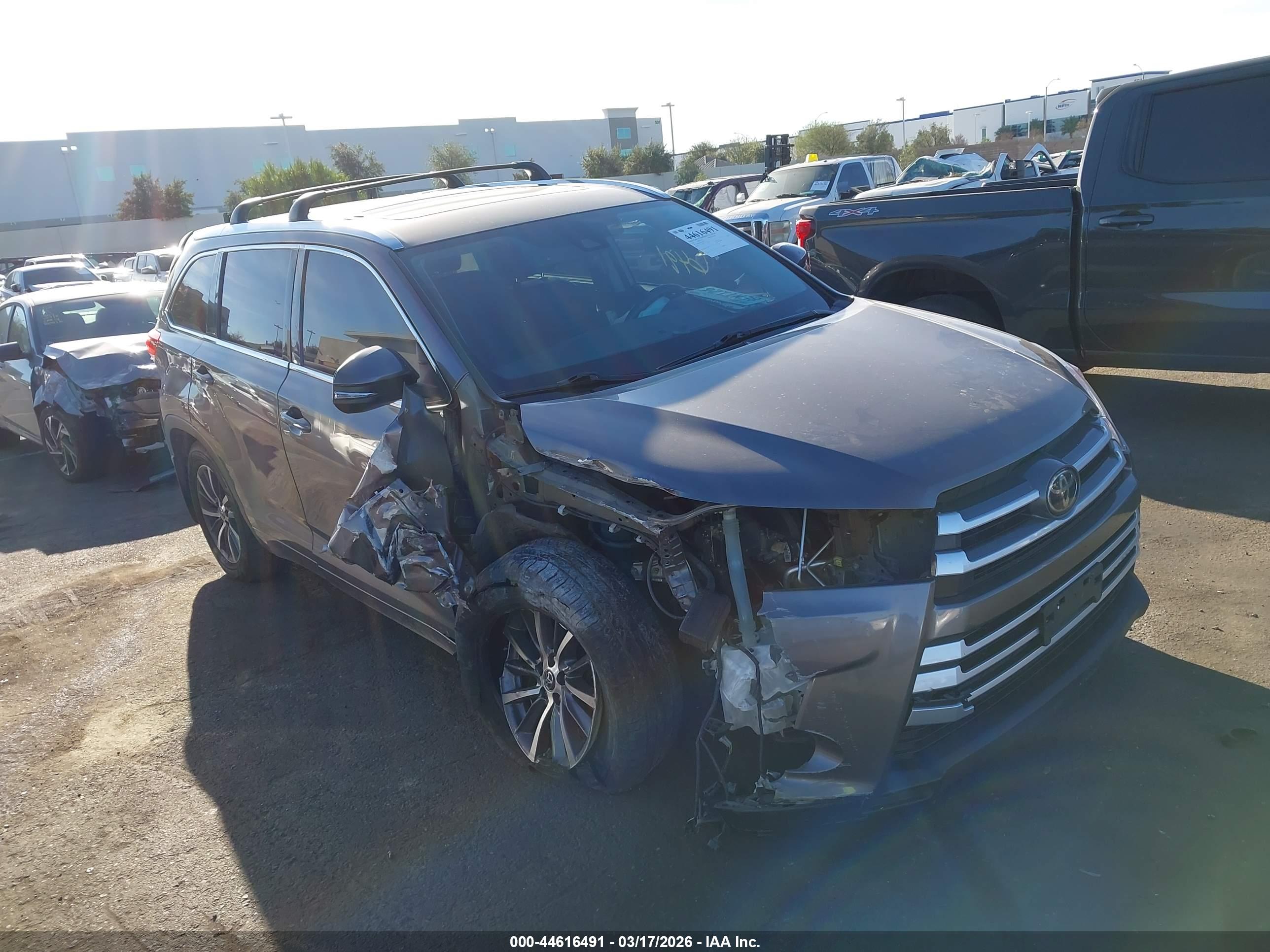 TOYOTA HIGHLANDER image 6