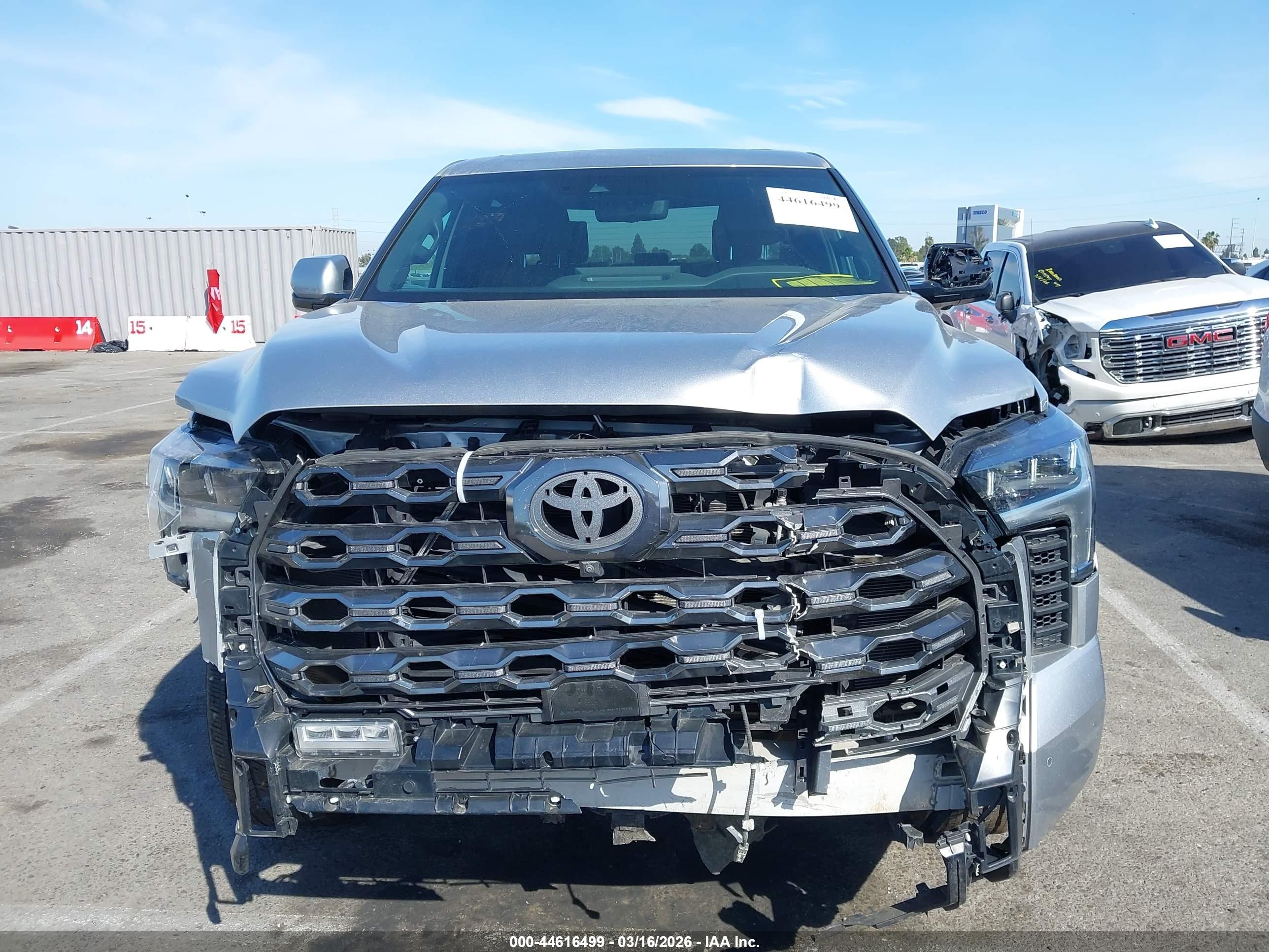TOYOTA TUNDRA image 6