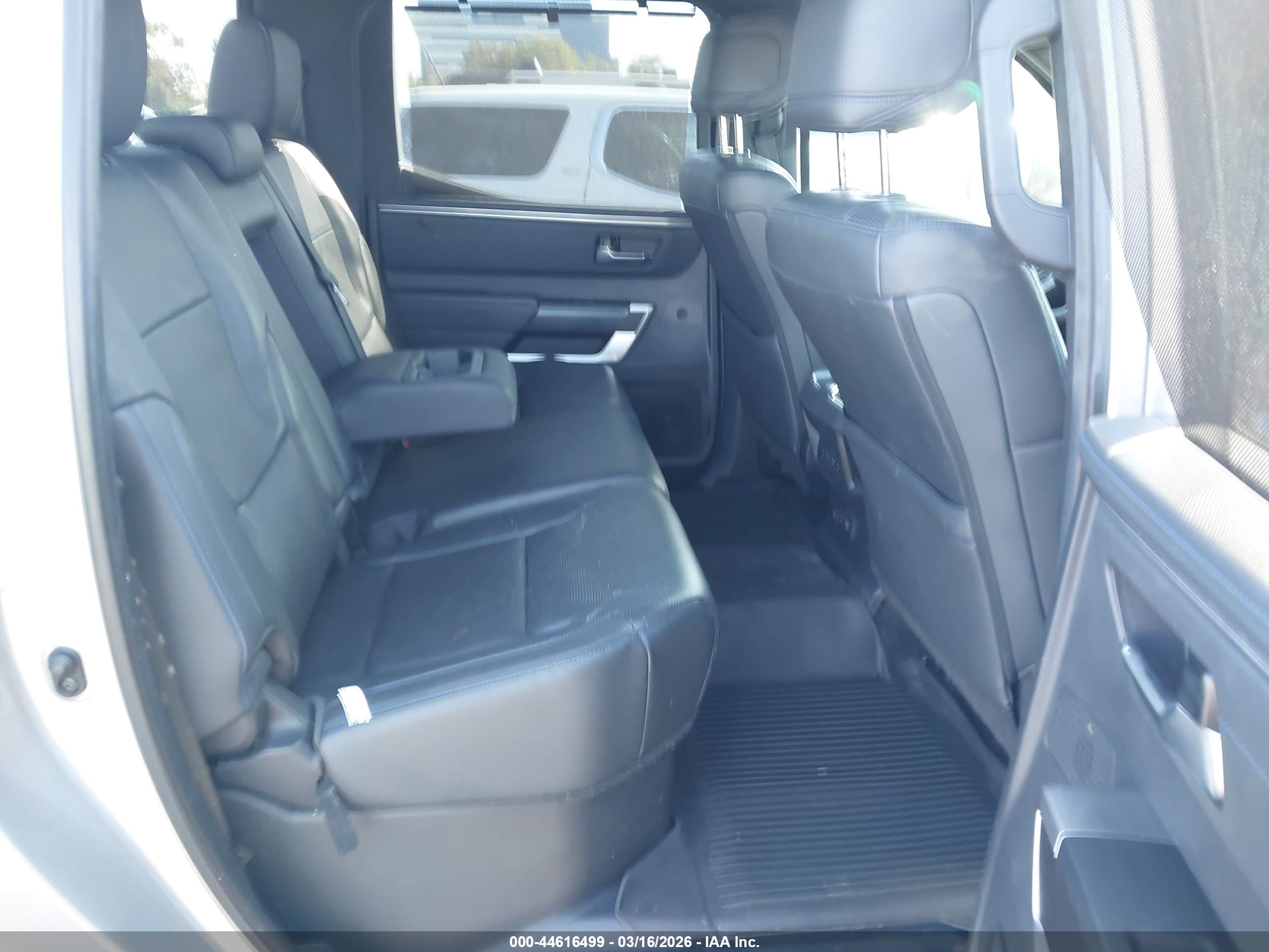 TOYOTA TUNDRA image 8