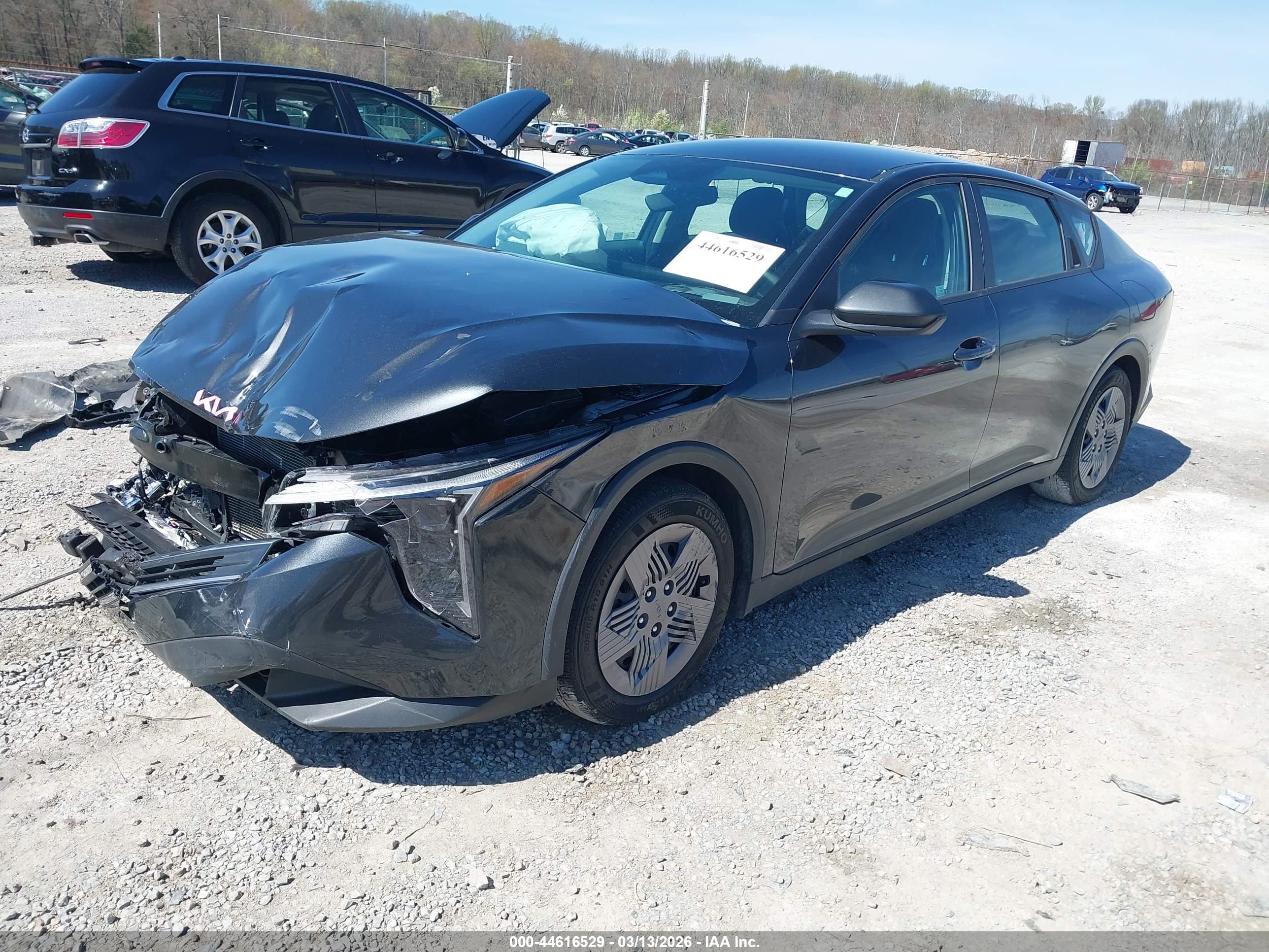 KIA K4 image 2