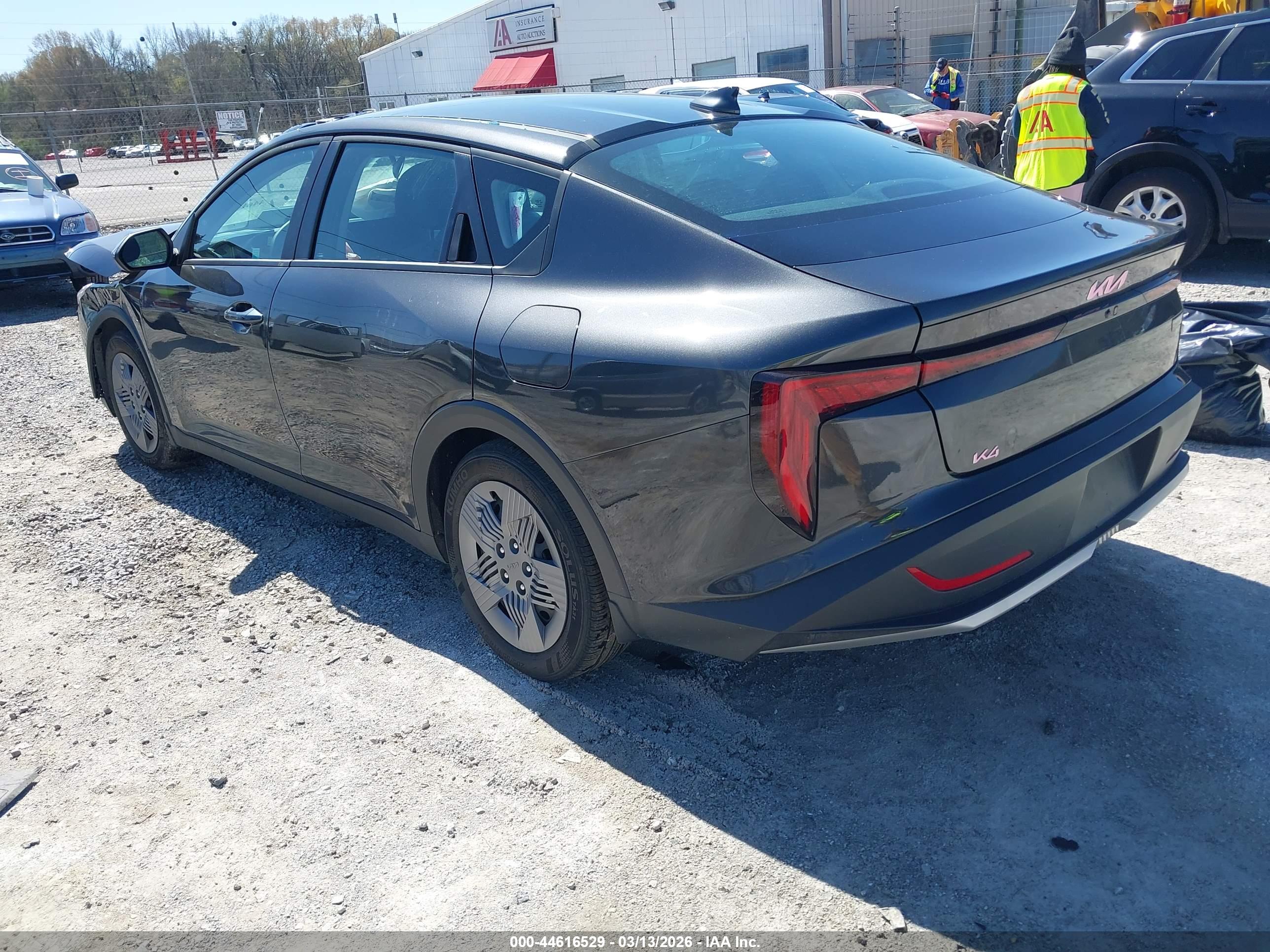 KIA K4 image 3