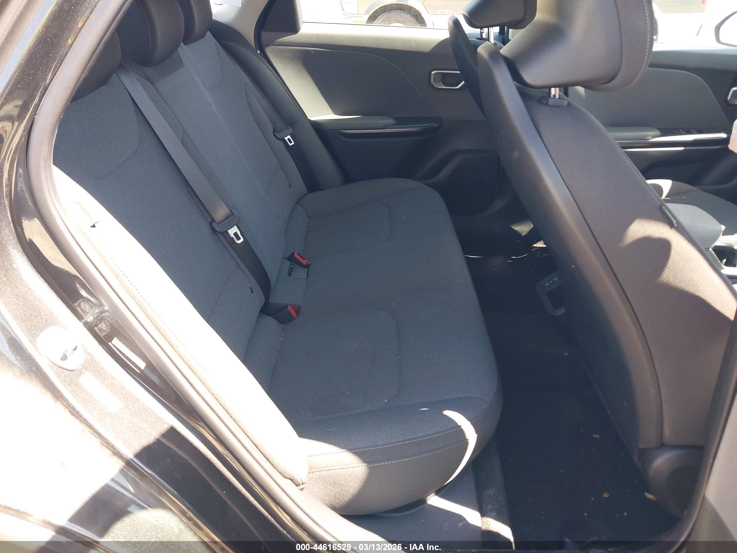 KIA K4 image 8