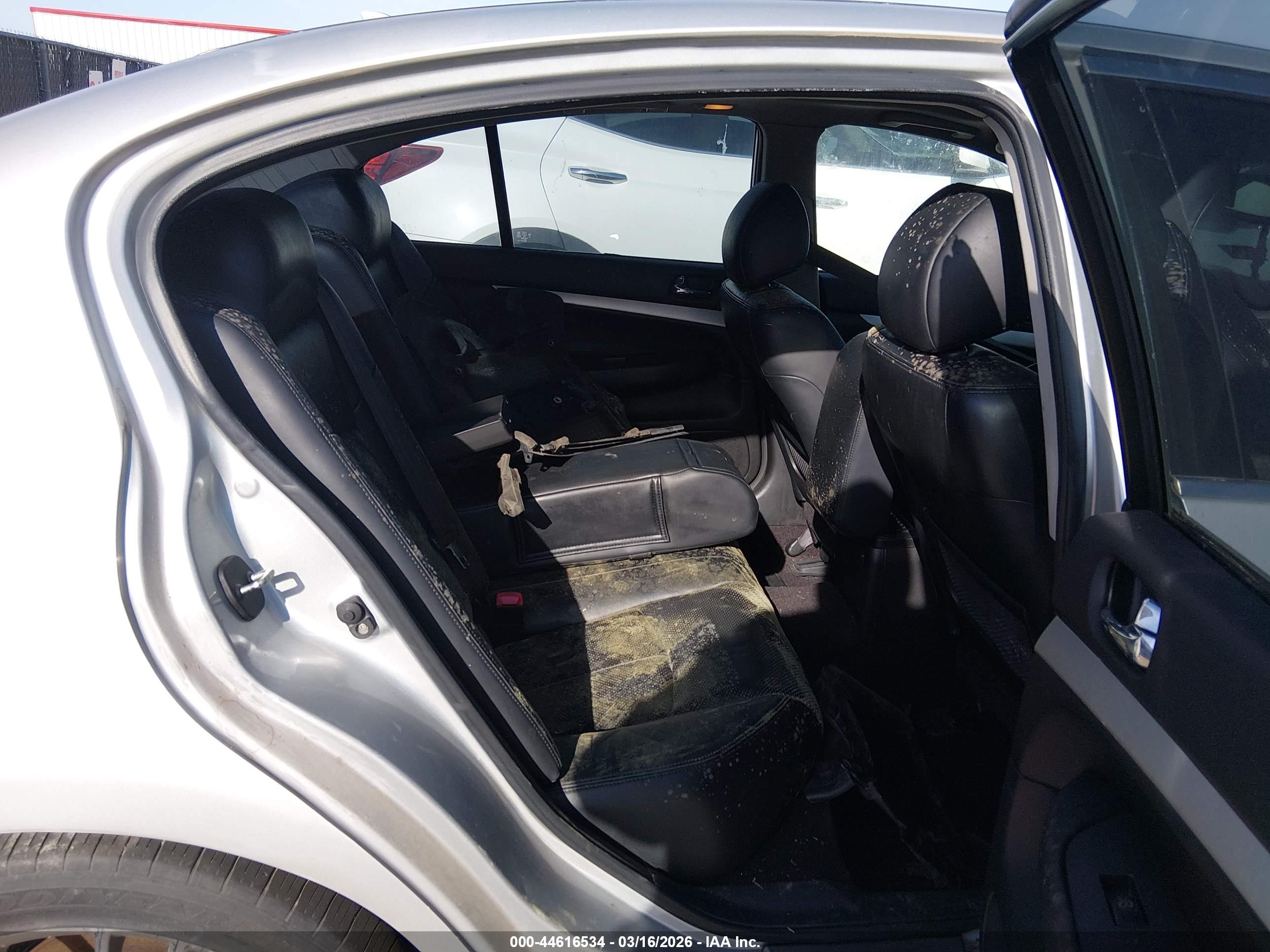 INFINITI G37 image 8