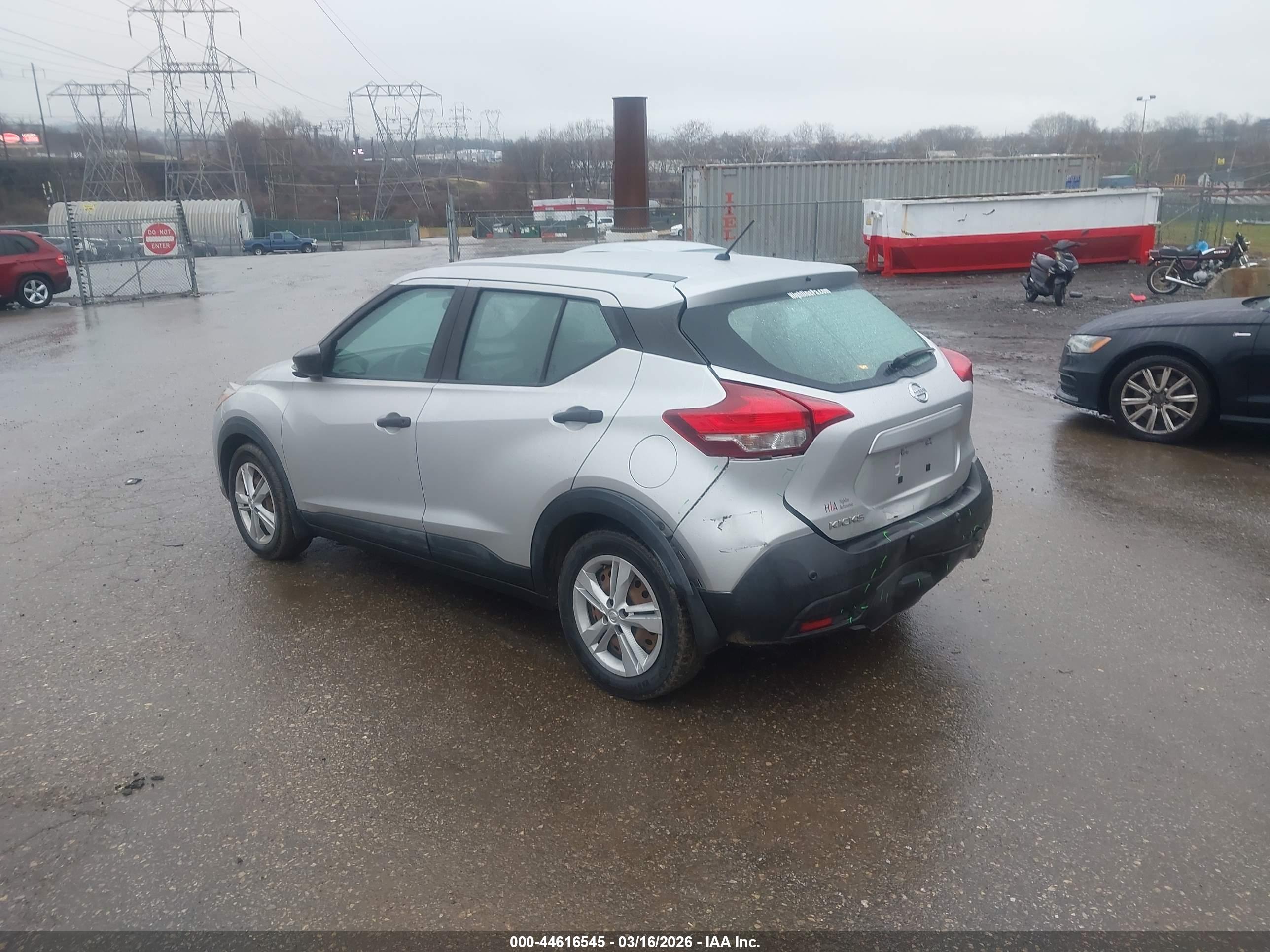 NISSAN KICKS image 3